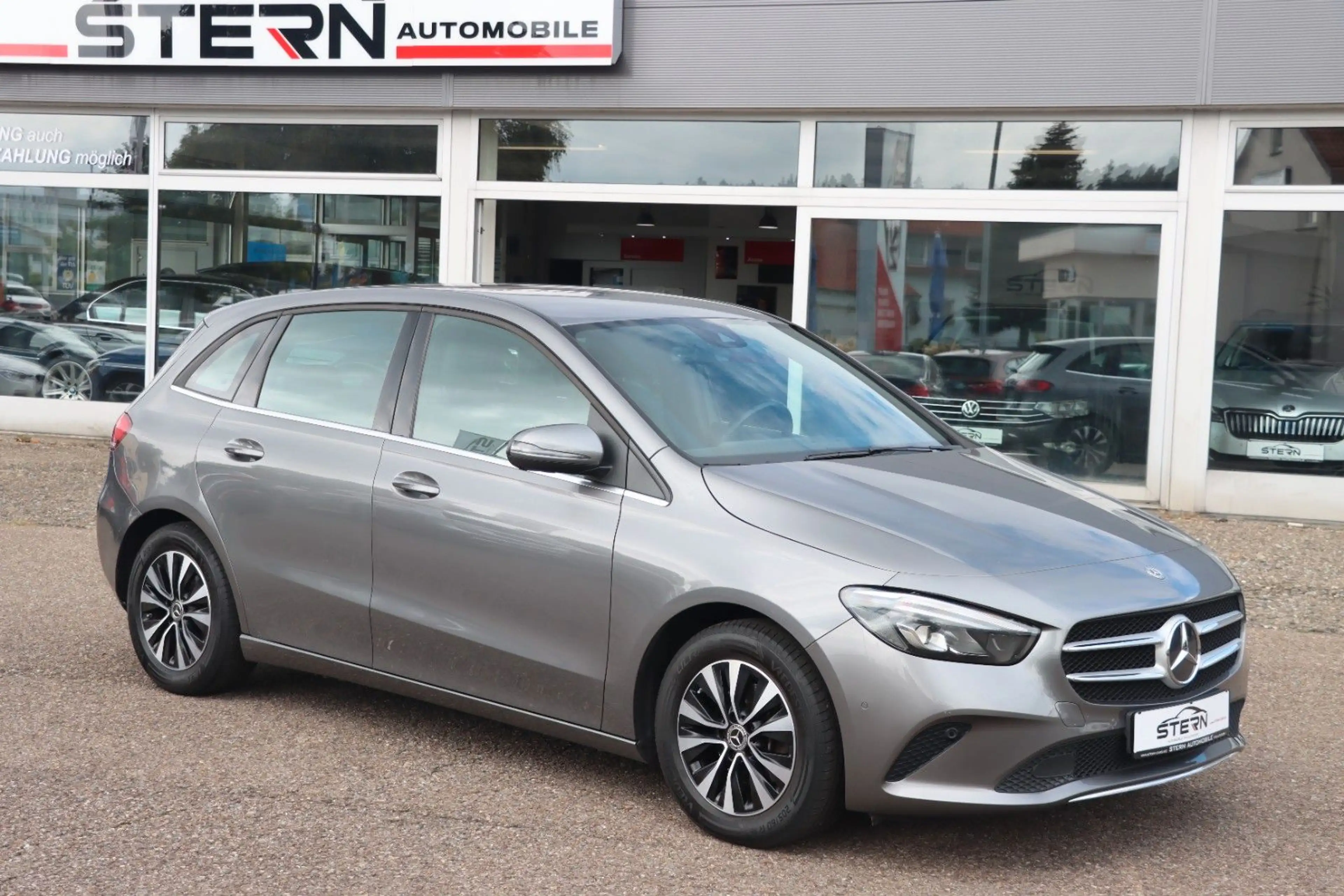 Mercedes-Benz B 180 d l LEDER l NAVI l LED l 1.HAND l