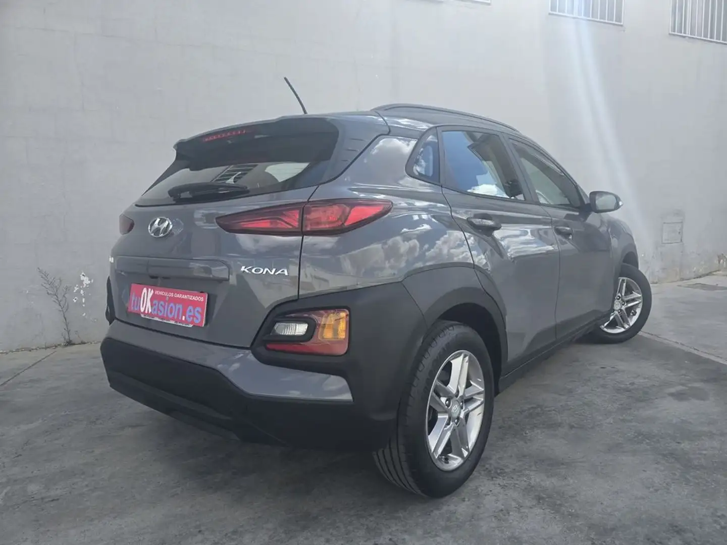 Hyundai KONA 1.0TGDI 120CV KLASS Gris - 2