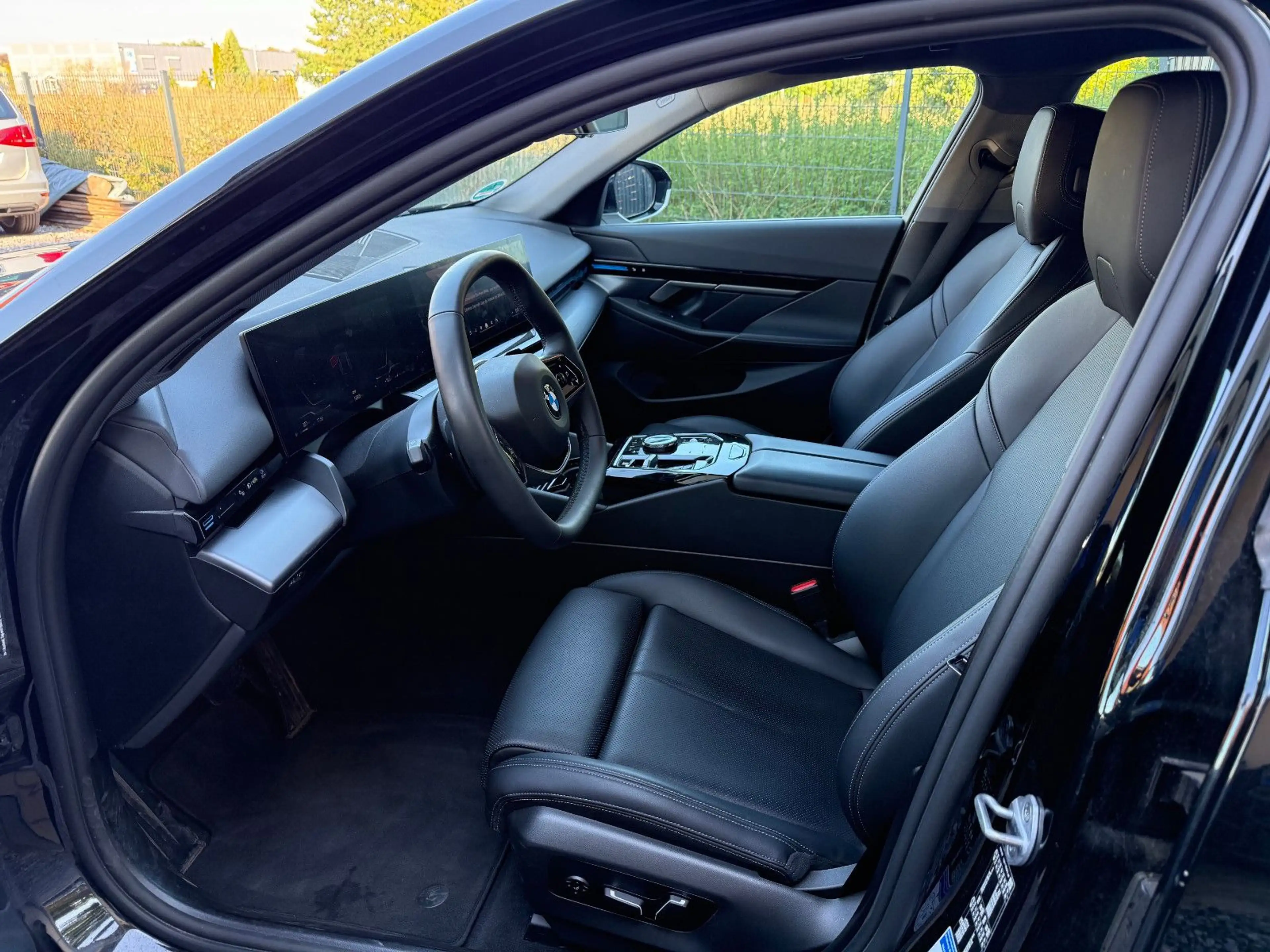 BMW 520 d Touring+Leder+Navi+AHK+Live Co.+LED+ — photo 13