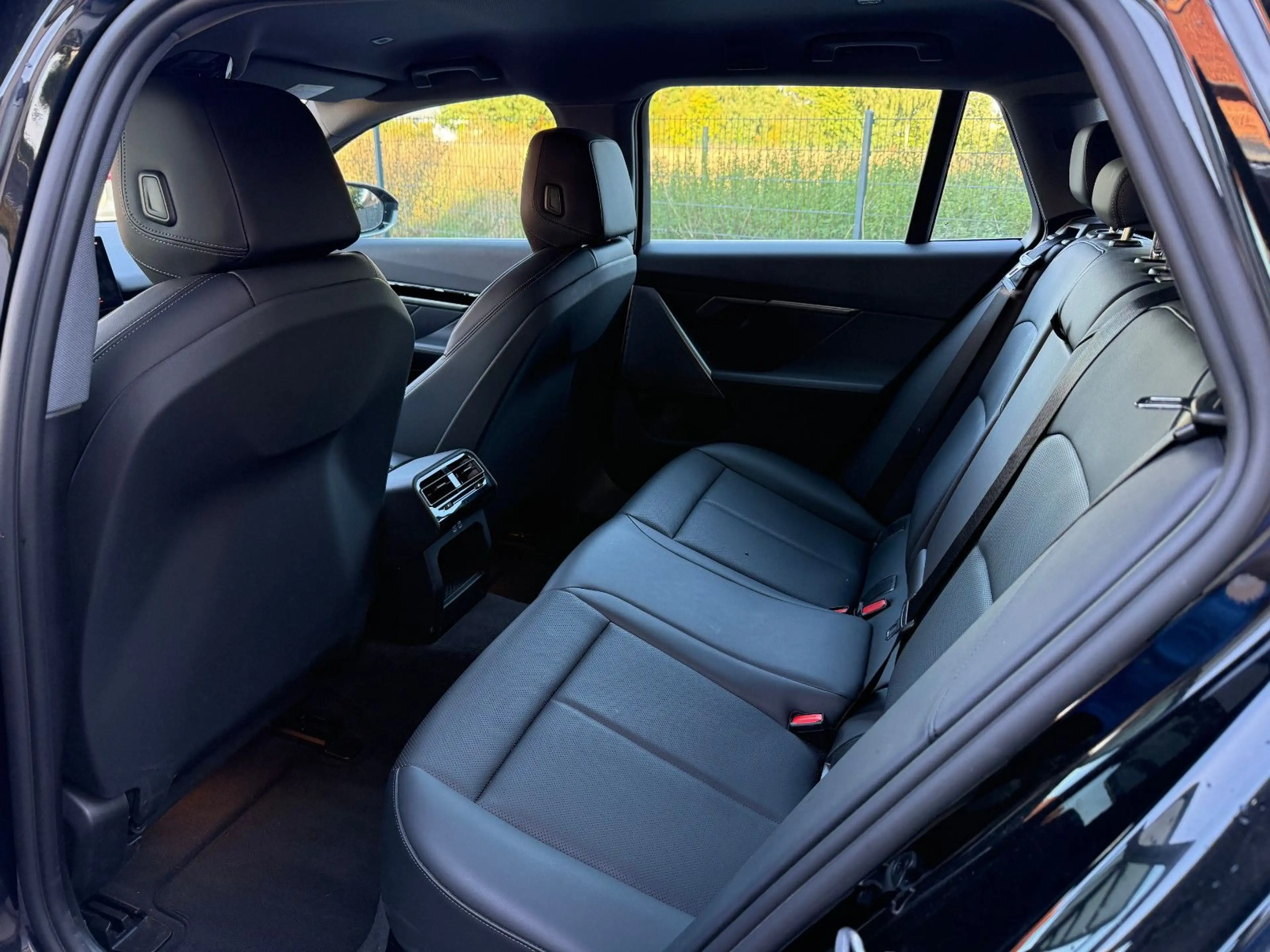 BMW 520 d Touring+Leder+Navi+AHK+Live Co.+LED+ — photo 15