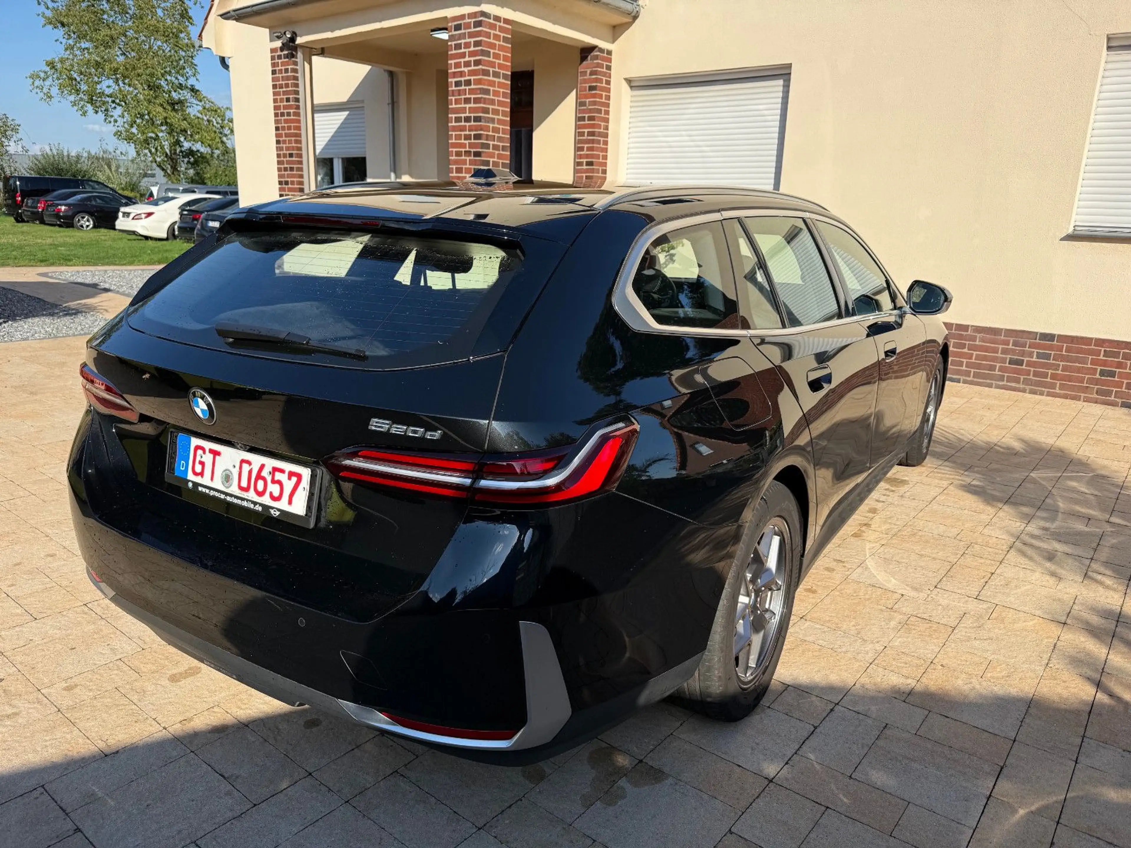 BMW 520 d Touring+Leder+Navi+AHK+Live Co.+LED+ — photo 4
