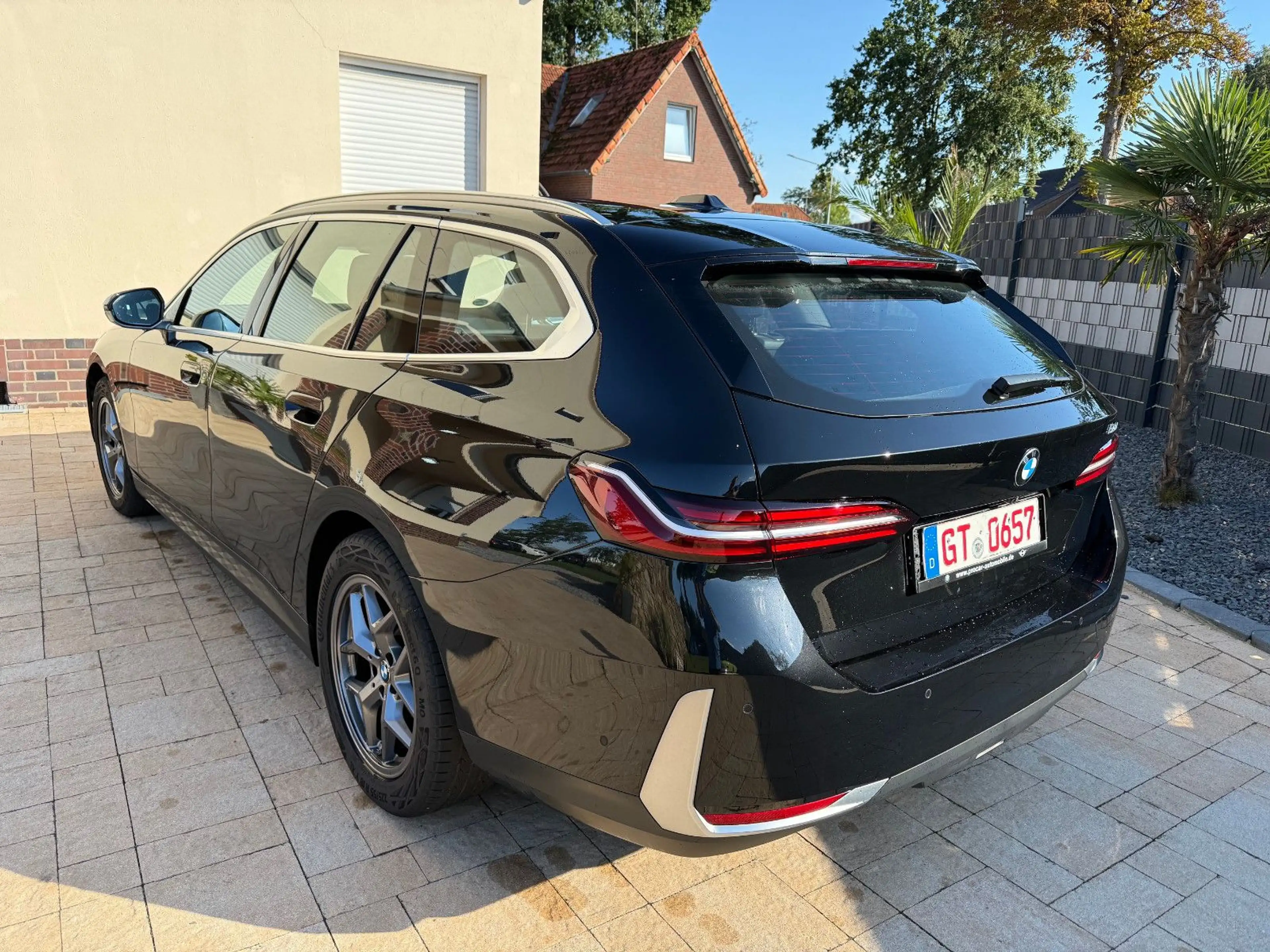 BMW 520 d Touring+Leder+Navi+AHK+Live Co.+LED+ — photo 3