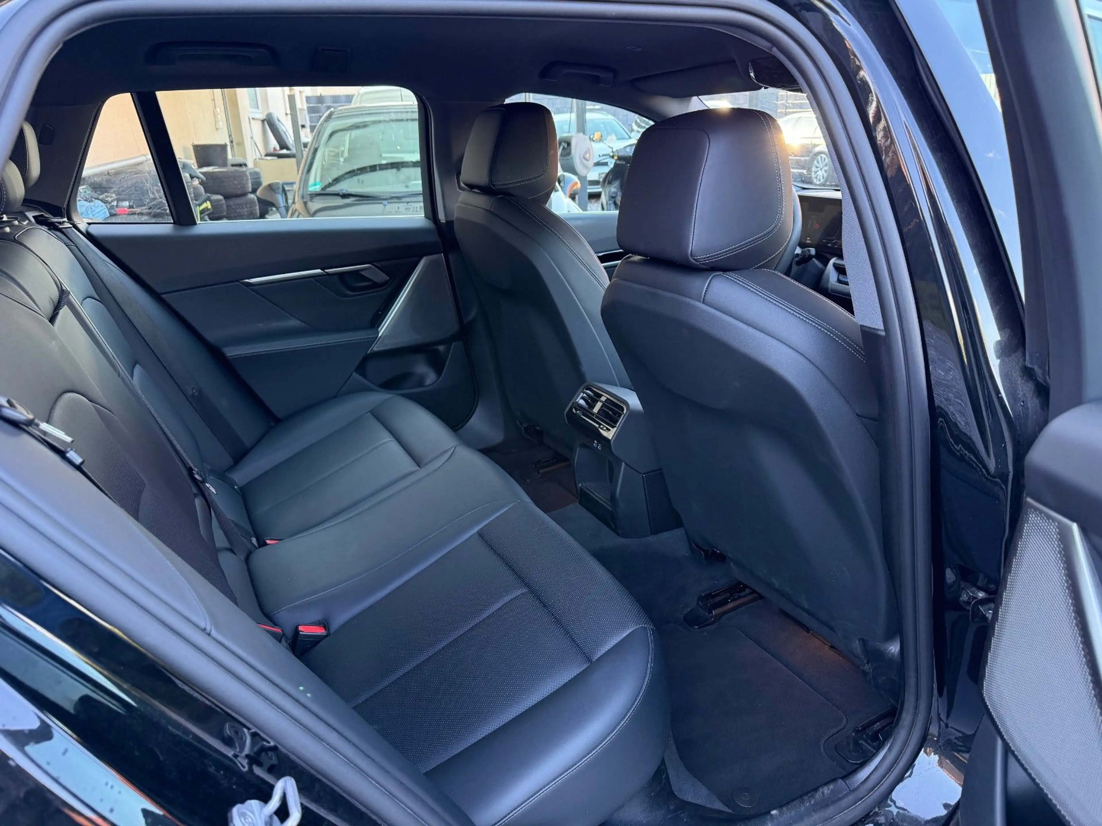 BMW 520 d Touring+Leder+Navi+AHK+Live Co.+LED+ — photo 17