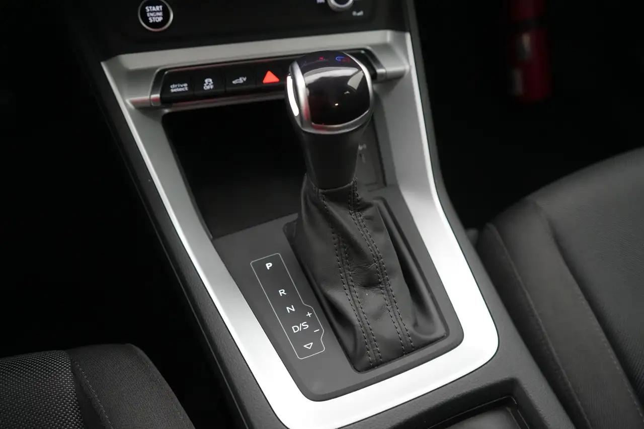 Audi Q3 45 TFSI e PHEV S-Tronic S-Line Business LED GPS PD, миниатюра 16
