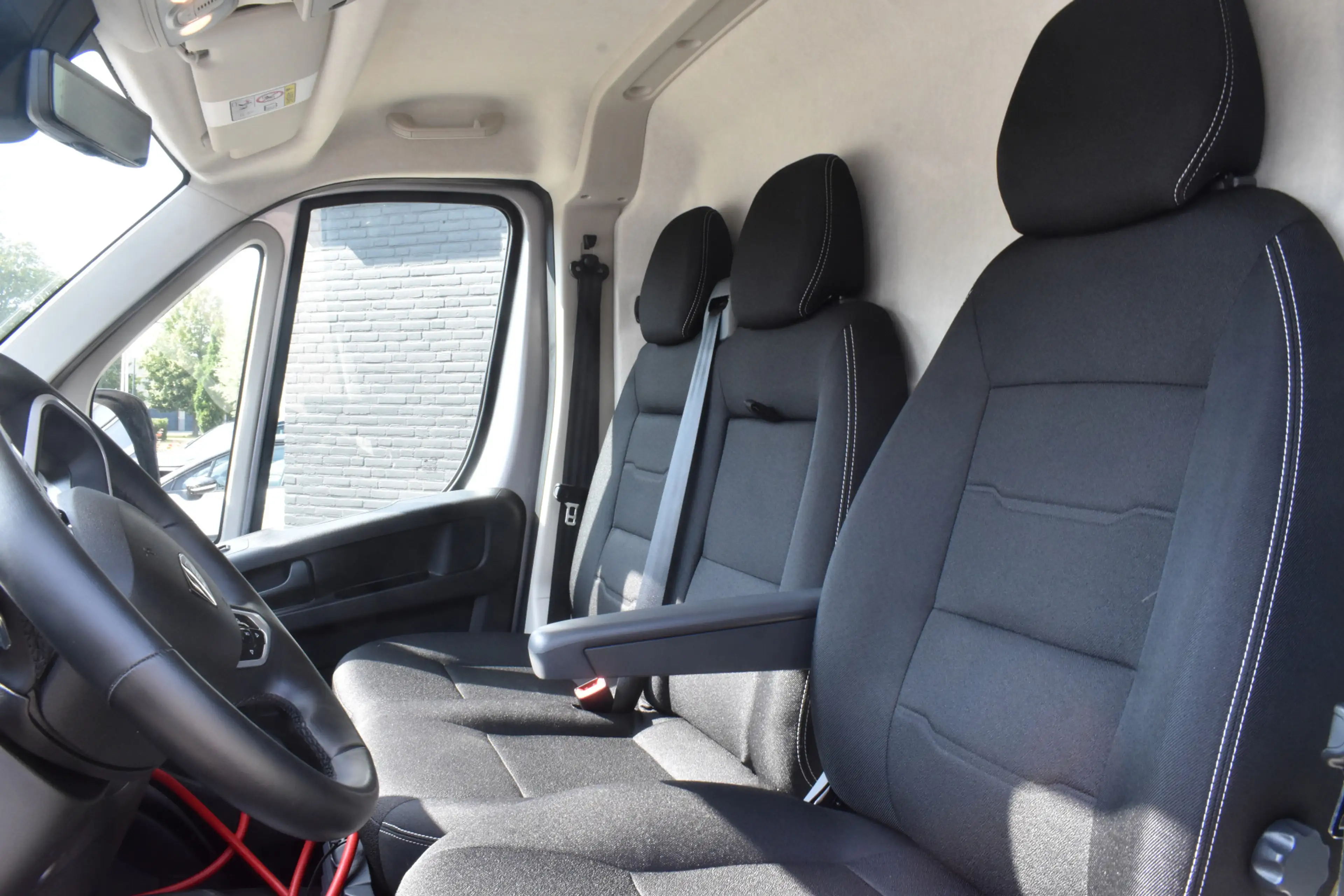 Peugeot Boxer e-Boxer 3.5t L3H2 Zwaar 110 kWh Navigatie | Laadvl — photo 2