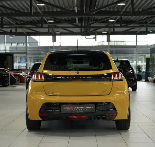 Peugeot 208 view 9