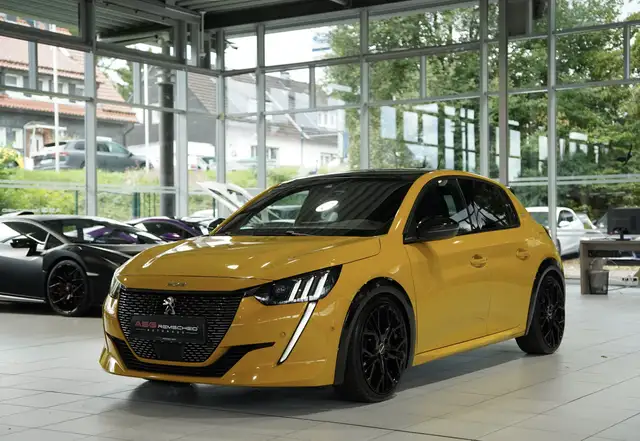 Peugeot 208 view 4