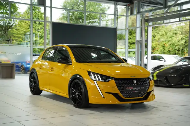 Peugeot 208 view 5