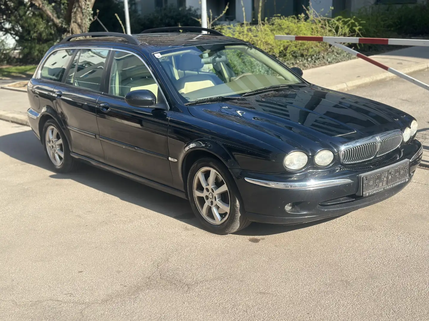 Jaguar X-Type 2,0 Executive Estate Ds. Schwarz - 1