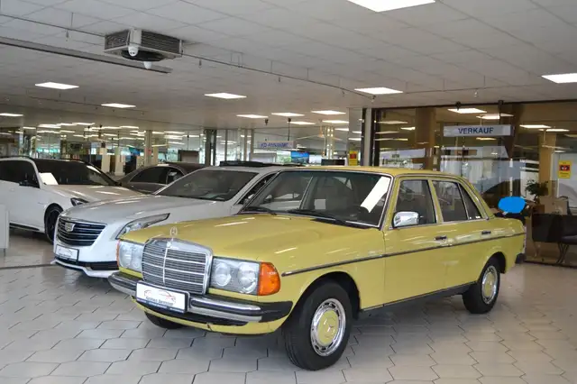 Mercedes-Benz 230 W123  Automatik- Oldtimer H-Zulassung