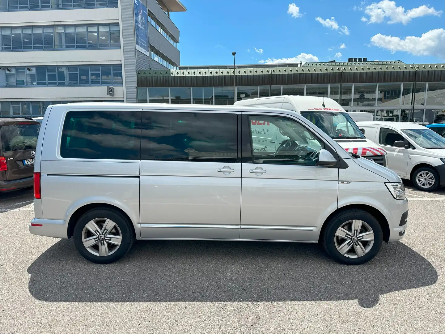 Volkswagen T6 Multivan DSG Generation "SIX" LED  ACC  Navi  Matrix Silber - 2
