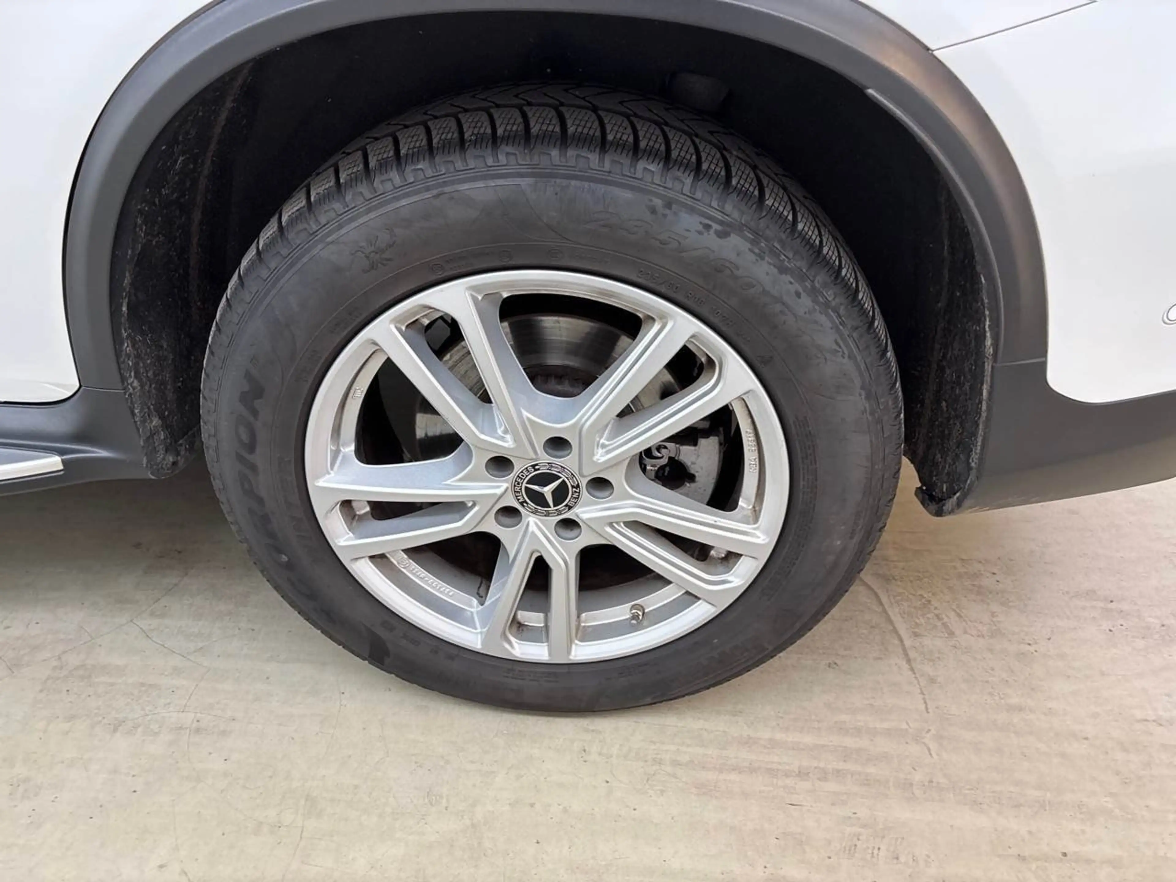 Mercedes-Benz GLC 300 e Coupe AMG Line 4Matic 360° AHK SpoSi ACC — photo 14
