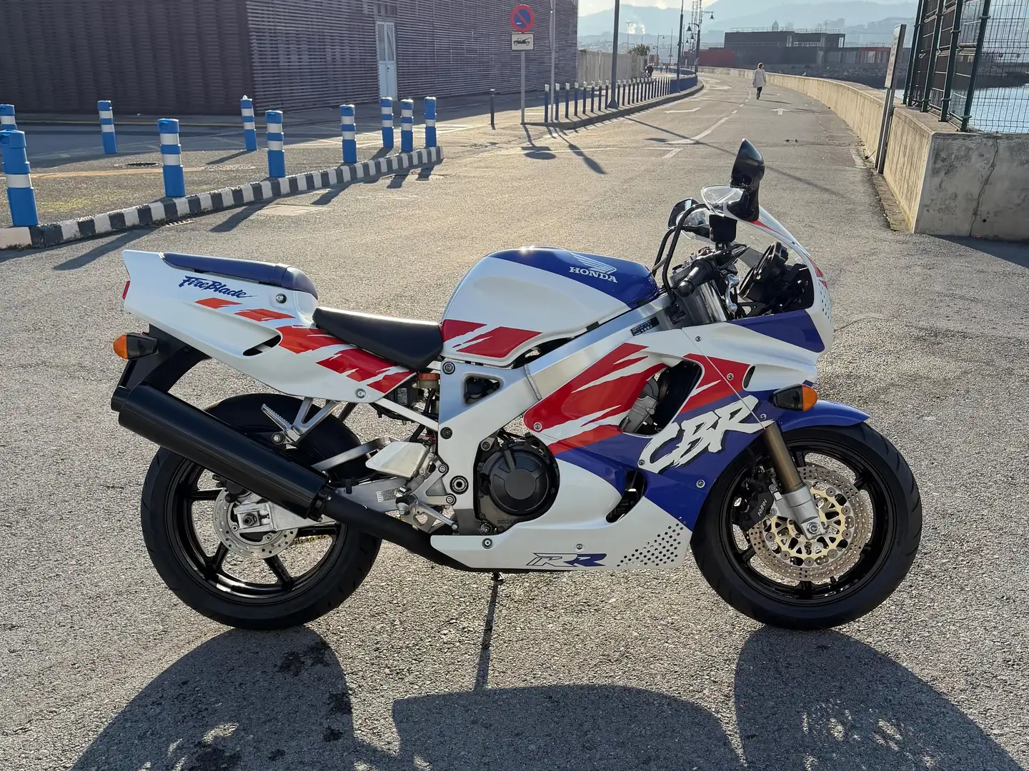 Honda CBR 900 Fireblade SC28 Blanco - 1