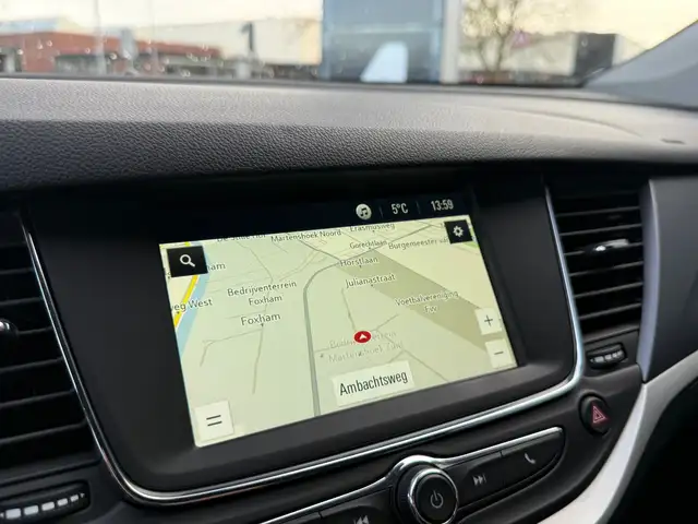 Opel Astra view 9