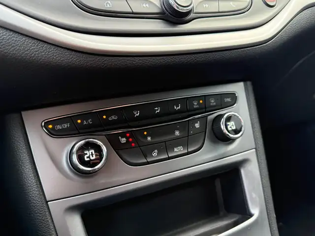 Opel Astra view 11