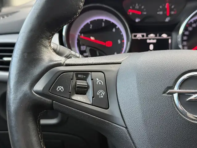 Opel Astra view 6
