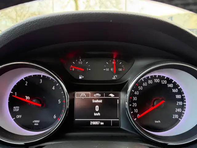 Opel Astra view 7