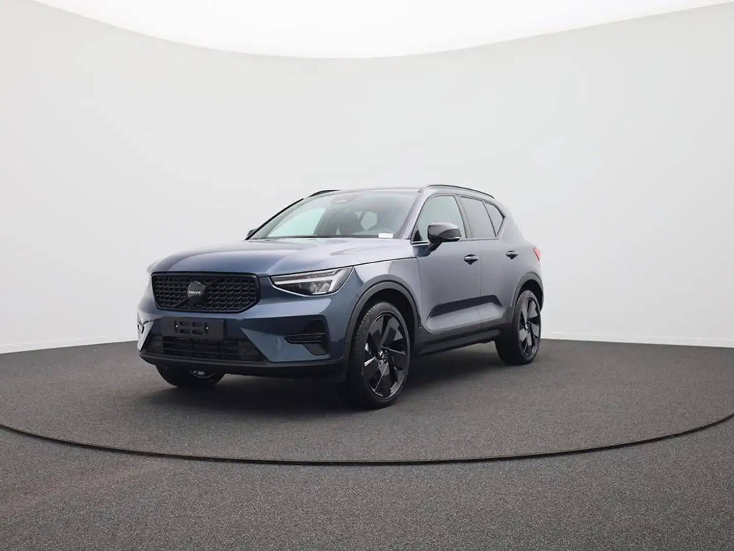 Volvo XC40 2.0 Black Edition Plus B4 Mild-Hybrid 197PS Aut... Blau - 1