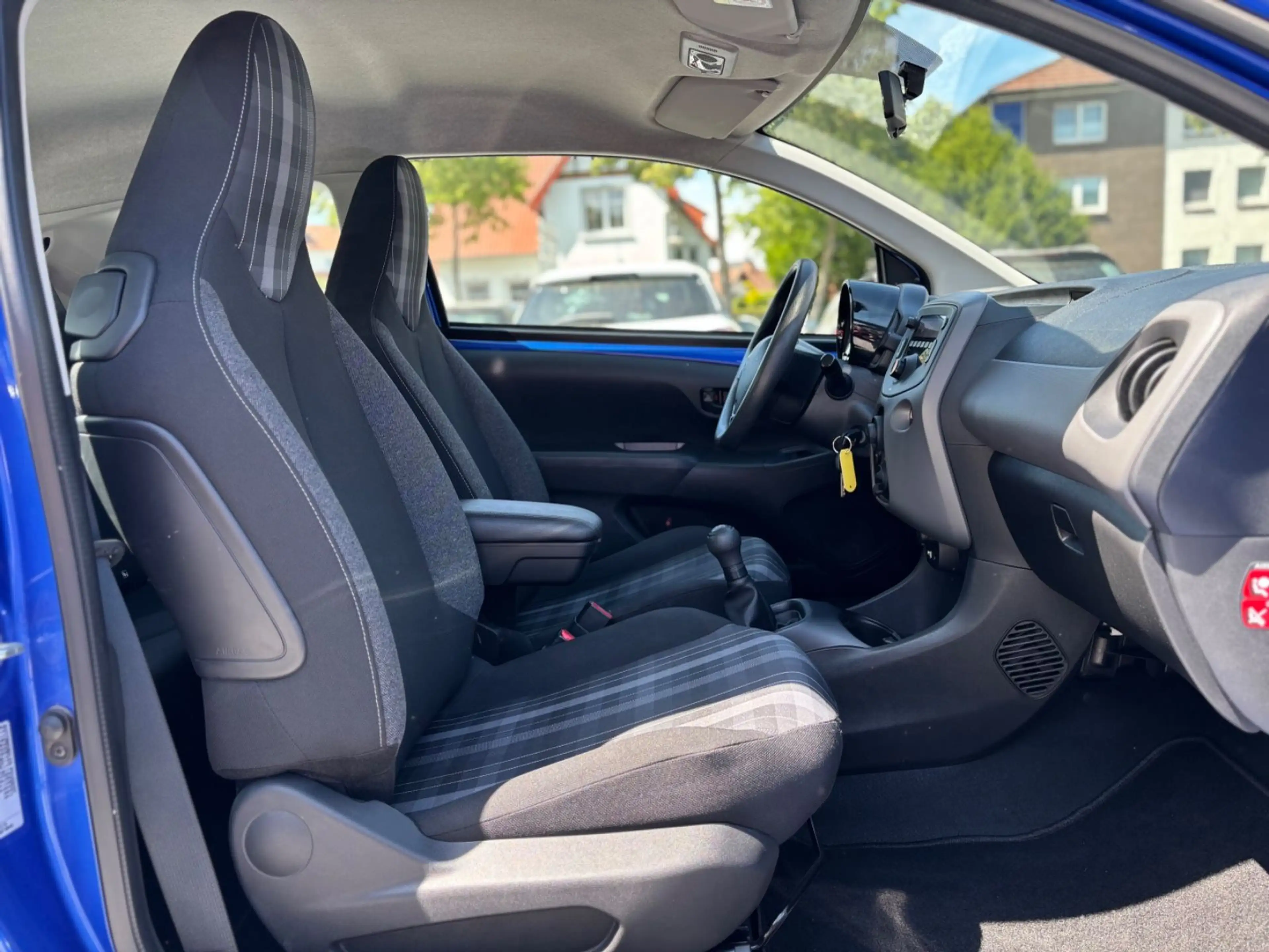 Peugeot 108 Active — photo 15