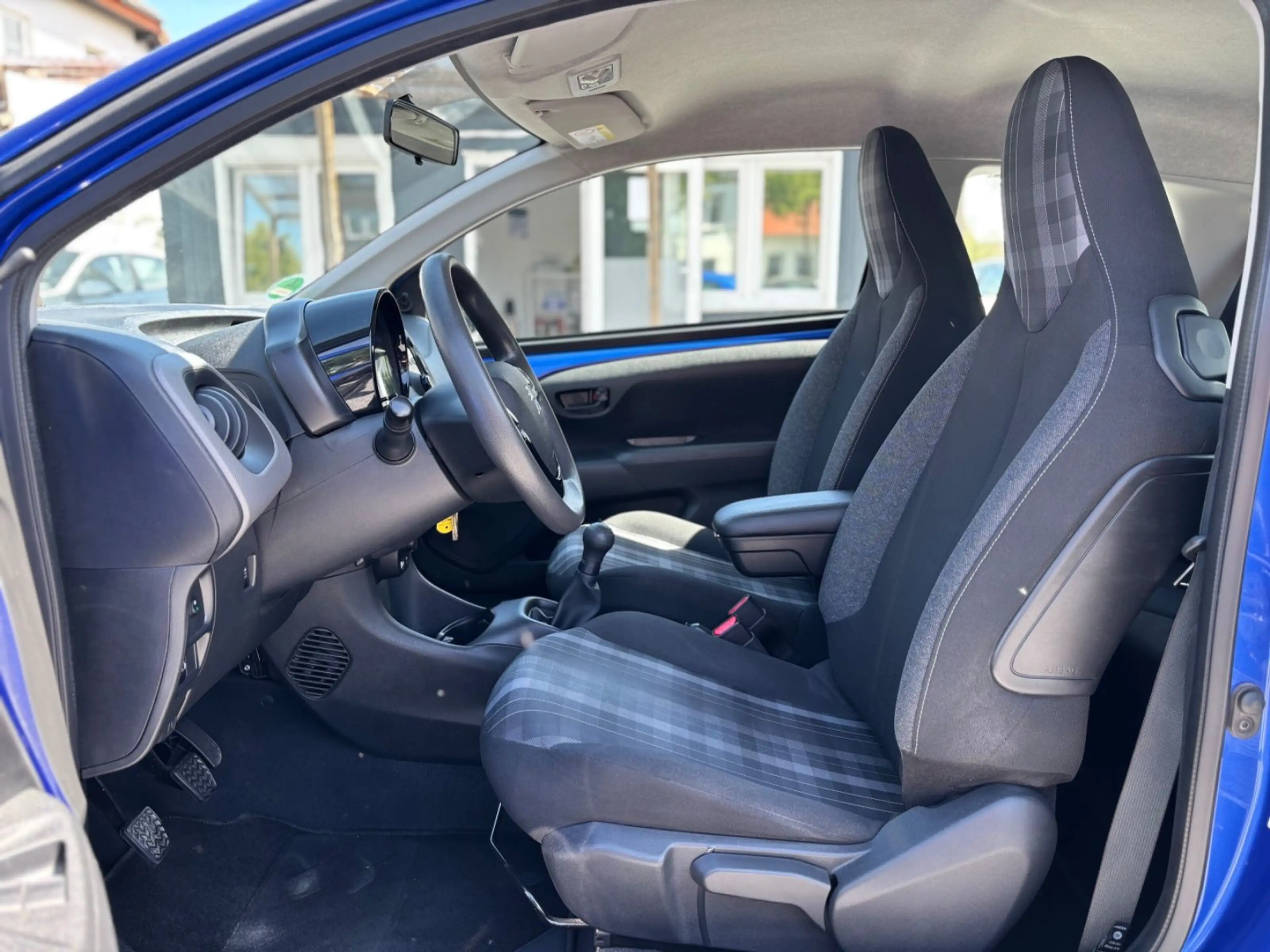 Peugeot 108 Active — photo 14