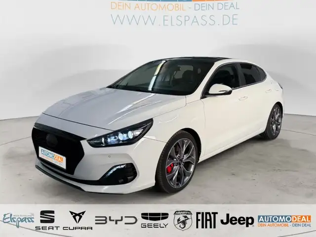 Hyundai i30 Fastback Premium NAV LED PANODACH KAMERA SITZ.HZG