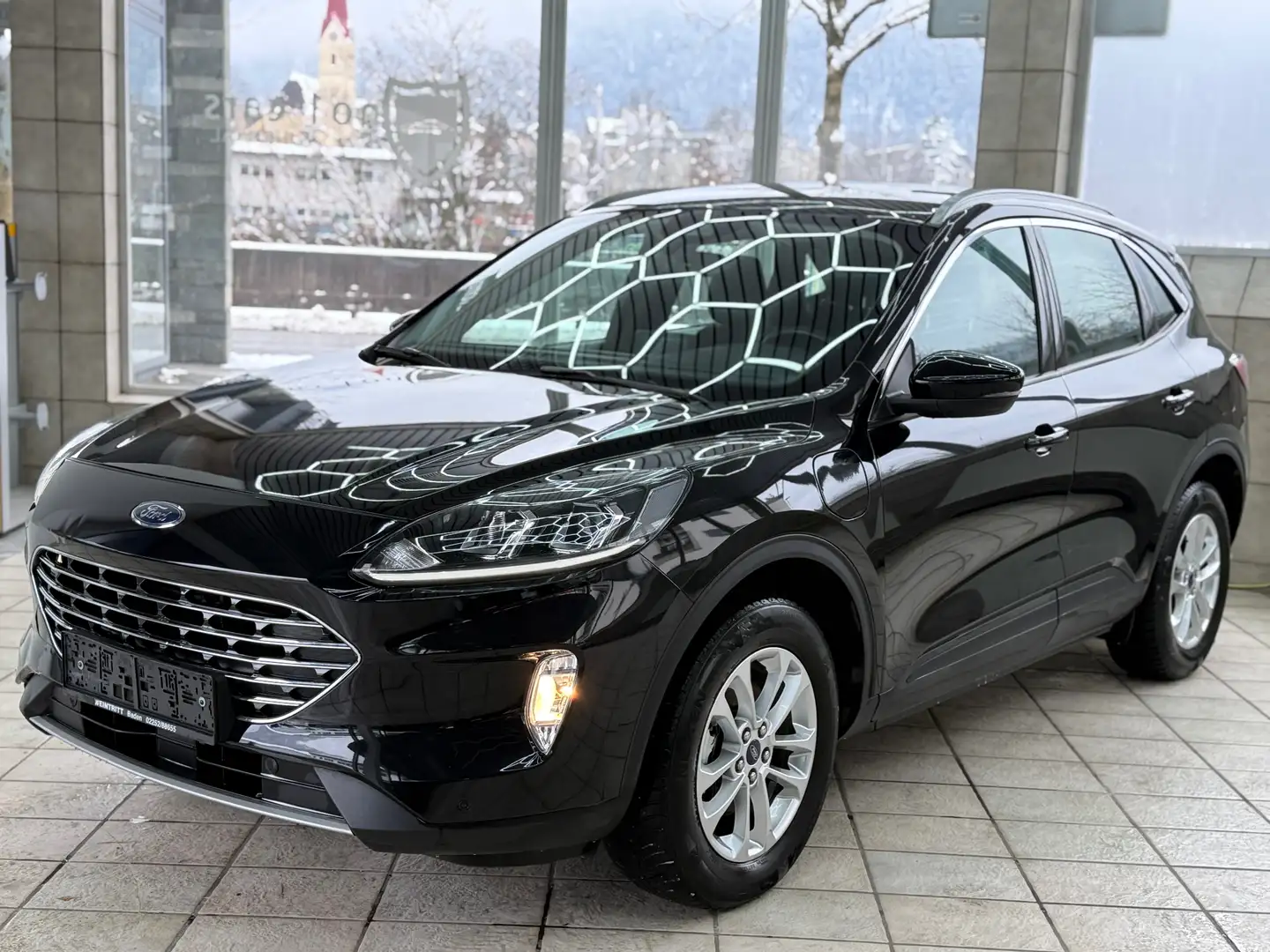 Ford Kuga Plug-In Hybrid Titanium Schwarz - 2