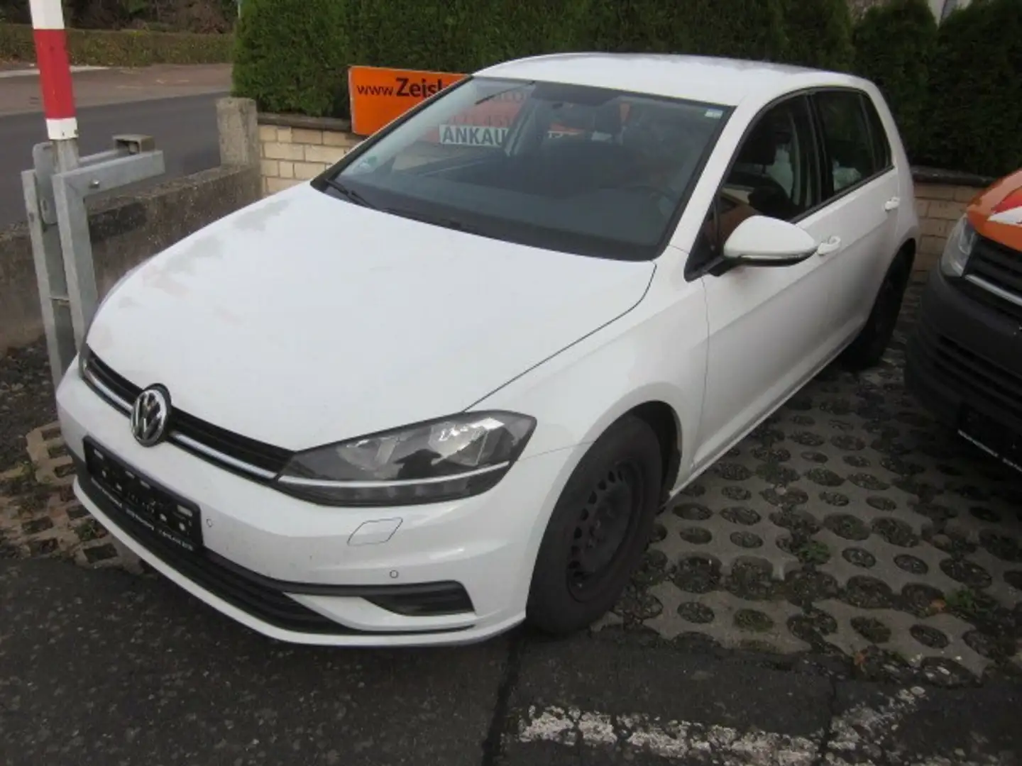 Volkswagen Golf Trendline BMTStart-Stopp, Sitzhz., PTS, Klima, 4-t Weiß - 1