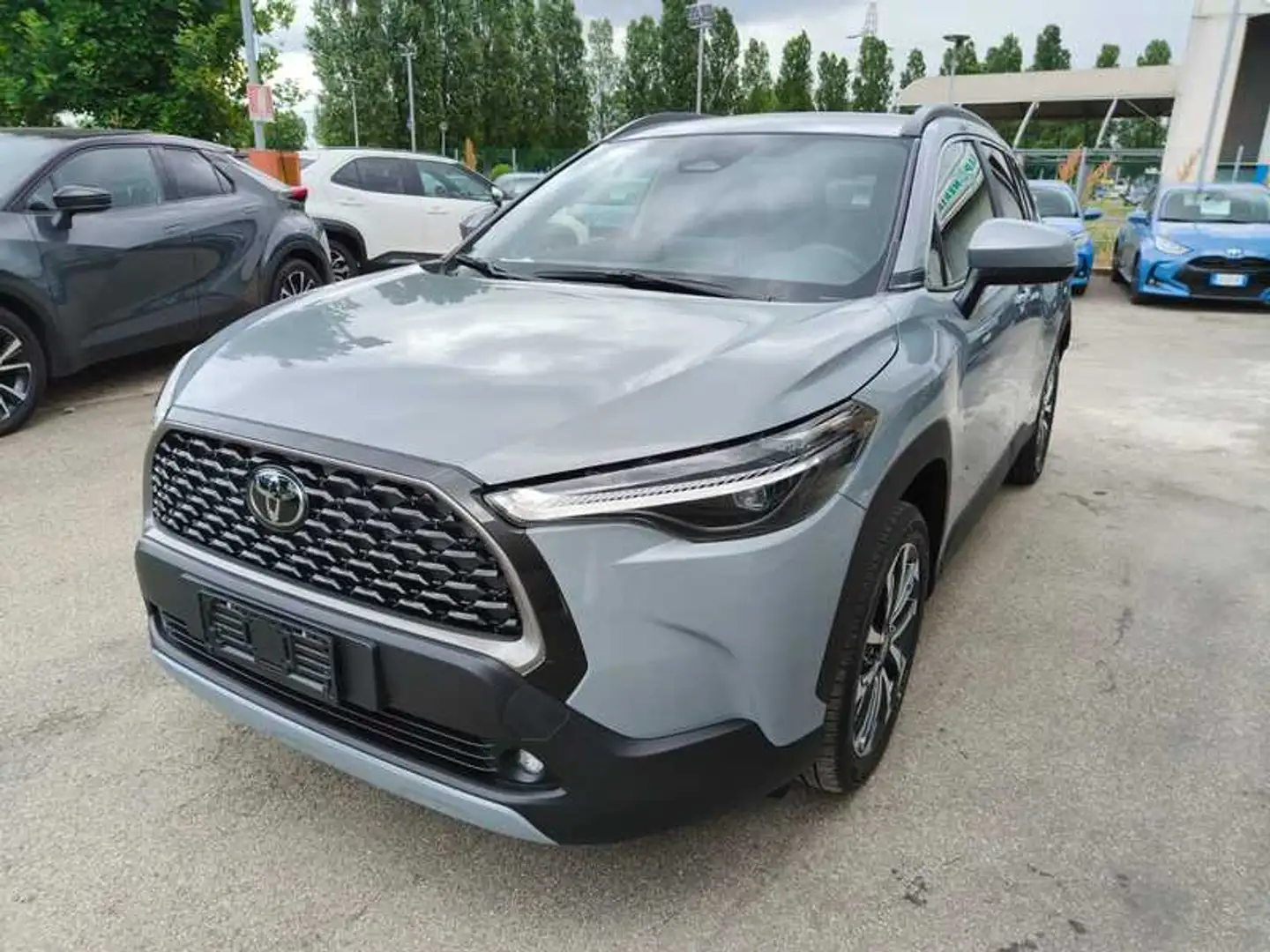 Toyota Corolla Cross 2.0h Trend 4wd 197cv e-cvt Gris - 1