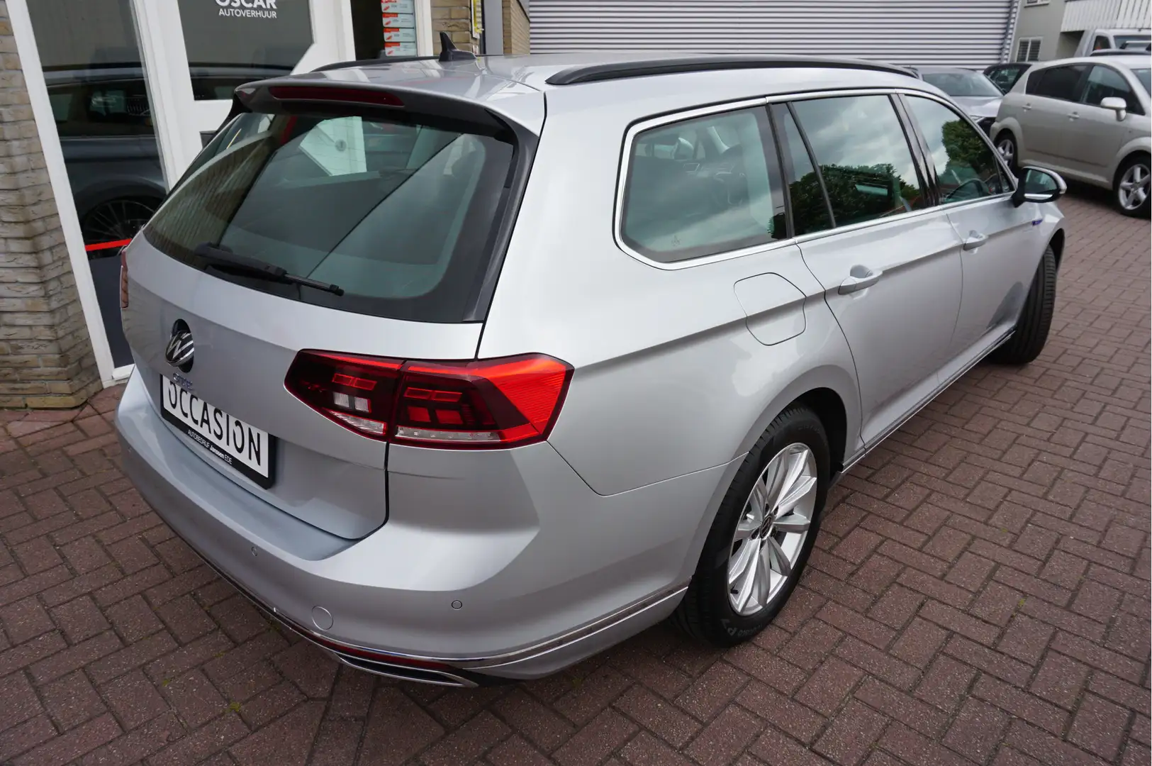 Volkswagen Passat Variant 1.4 TSI PHEV GTE Business Gris - 2