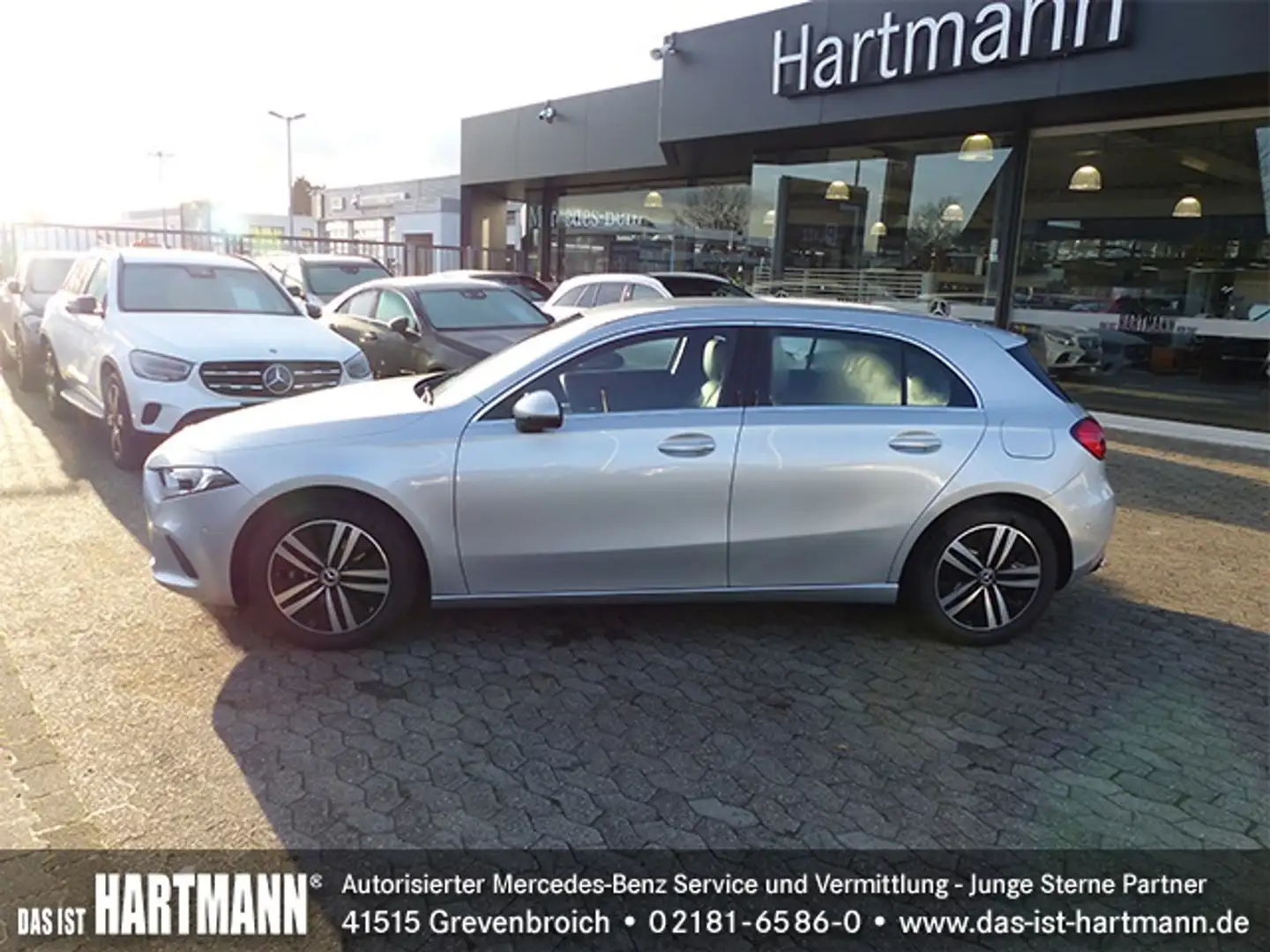 Mercedes-Benz A 200 PROGRESSIVE+GR. NAVI+MBUX MULTIM.+17" LMR Zilver - 2