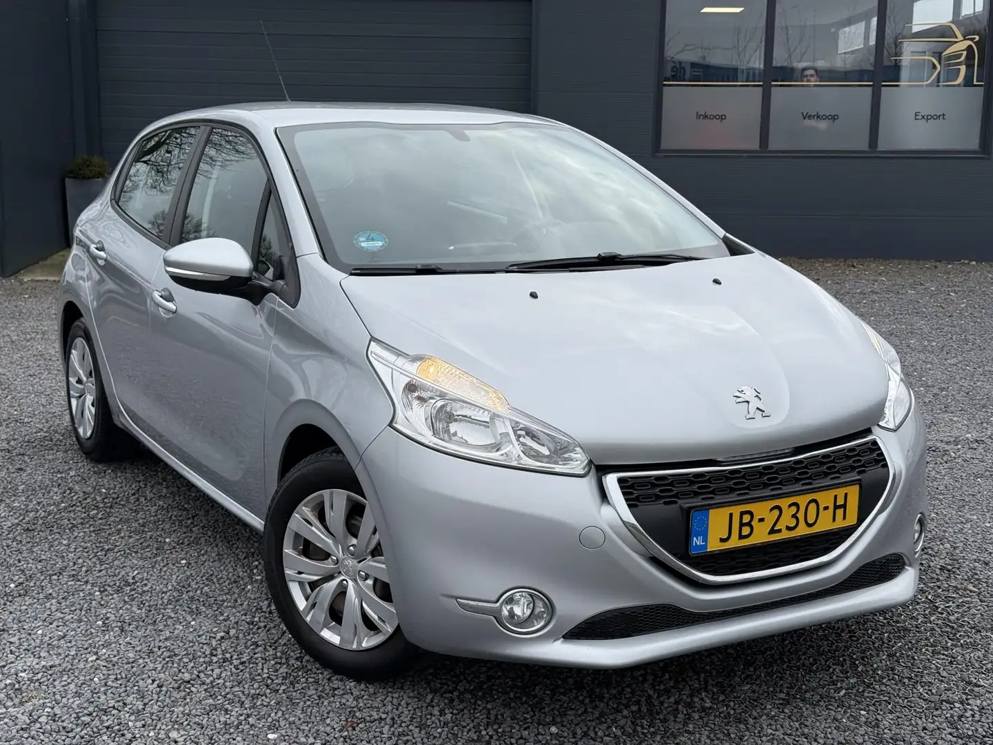 Peugeot 208 1.2 VTi Allure Navi,Airco,Cruise,5 Deurs,Pdc,Distr Grey - 2