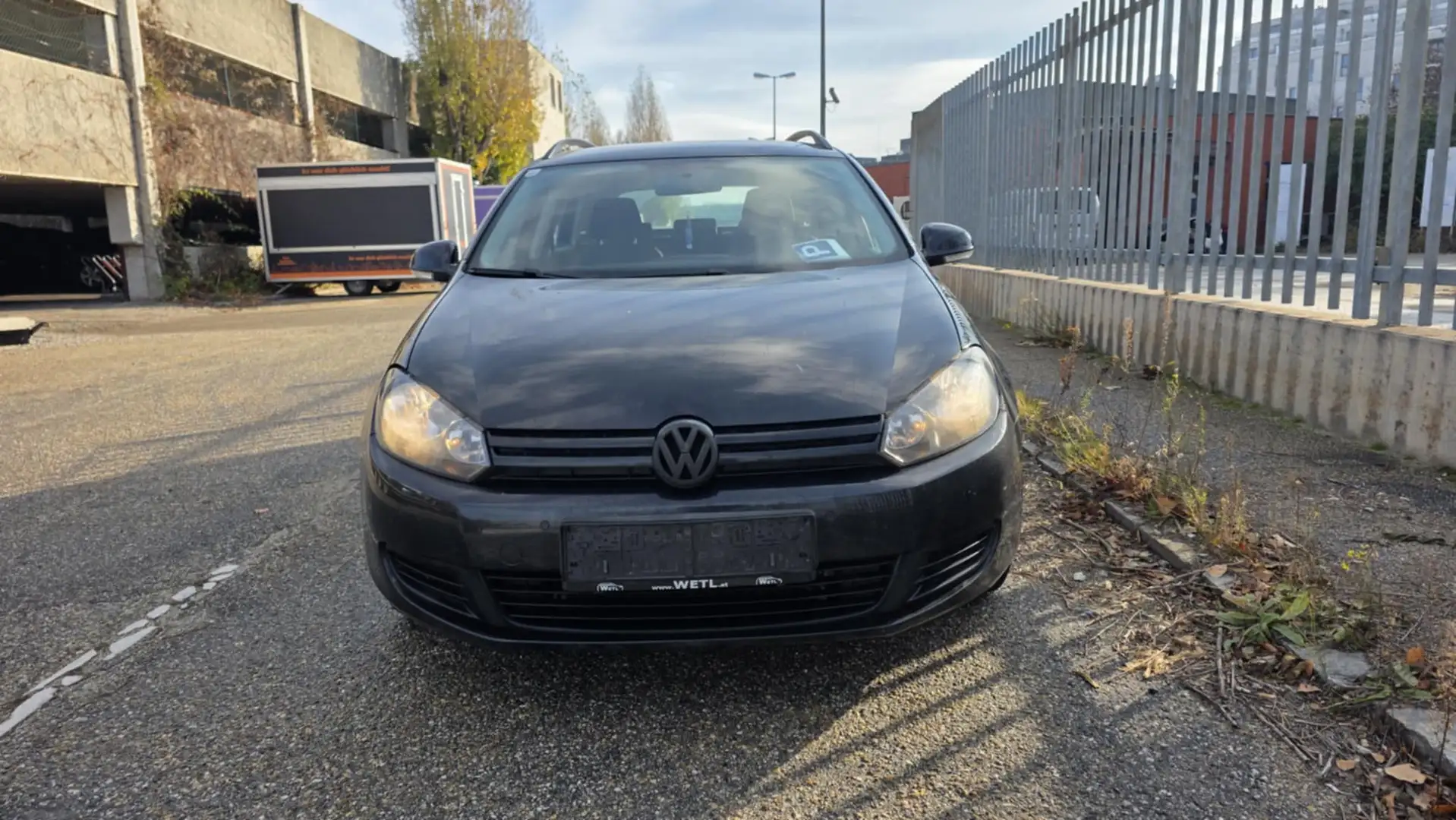 Volkswagen Golf Variant Highline 1,6 TDI DPF Top Ausstattung Navi - 2