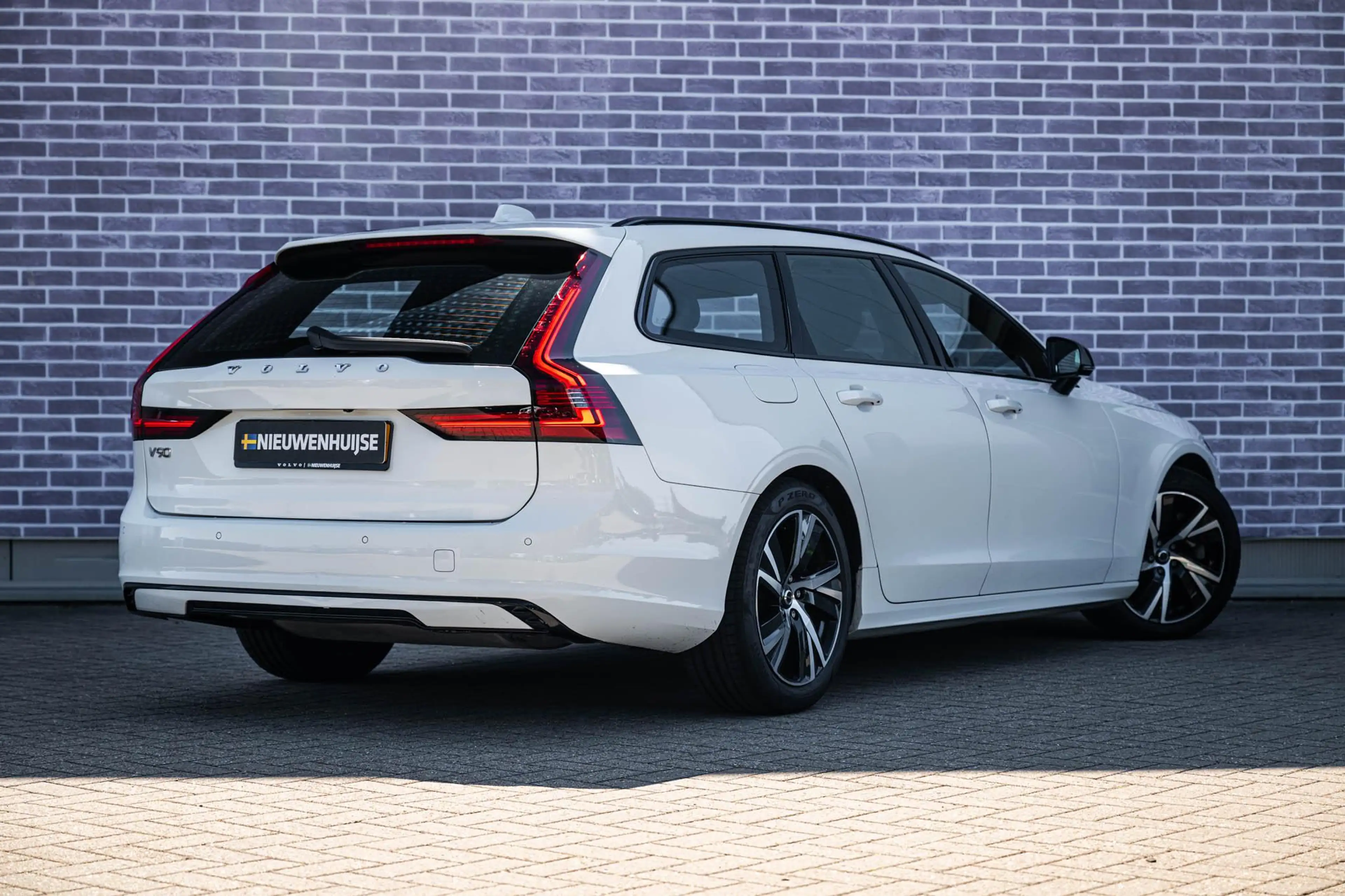Volvo V90 2.0 B4 R-Design | Harman/Kardon | Stoelverwarming — photo 4