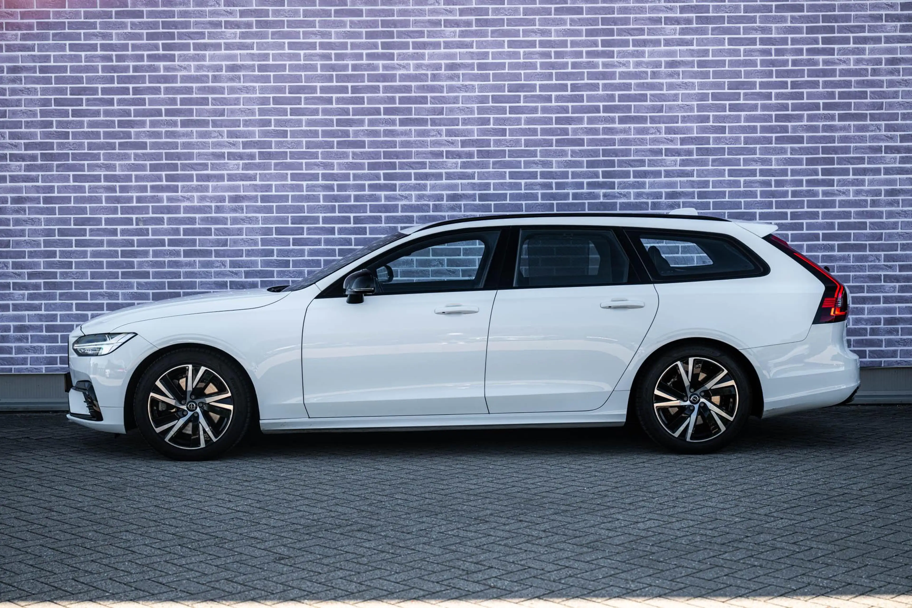 Volvo V90 2.0 B4 R-Design | Harman/Kardon | Stoelverwarming — photo 6