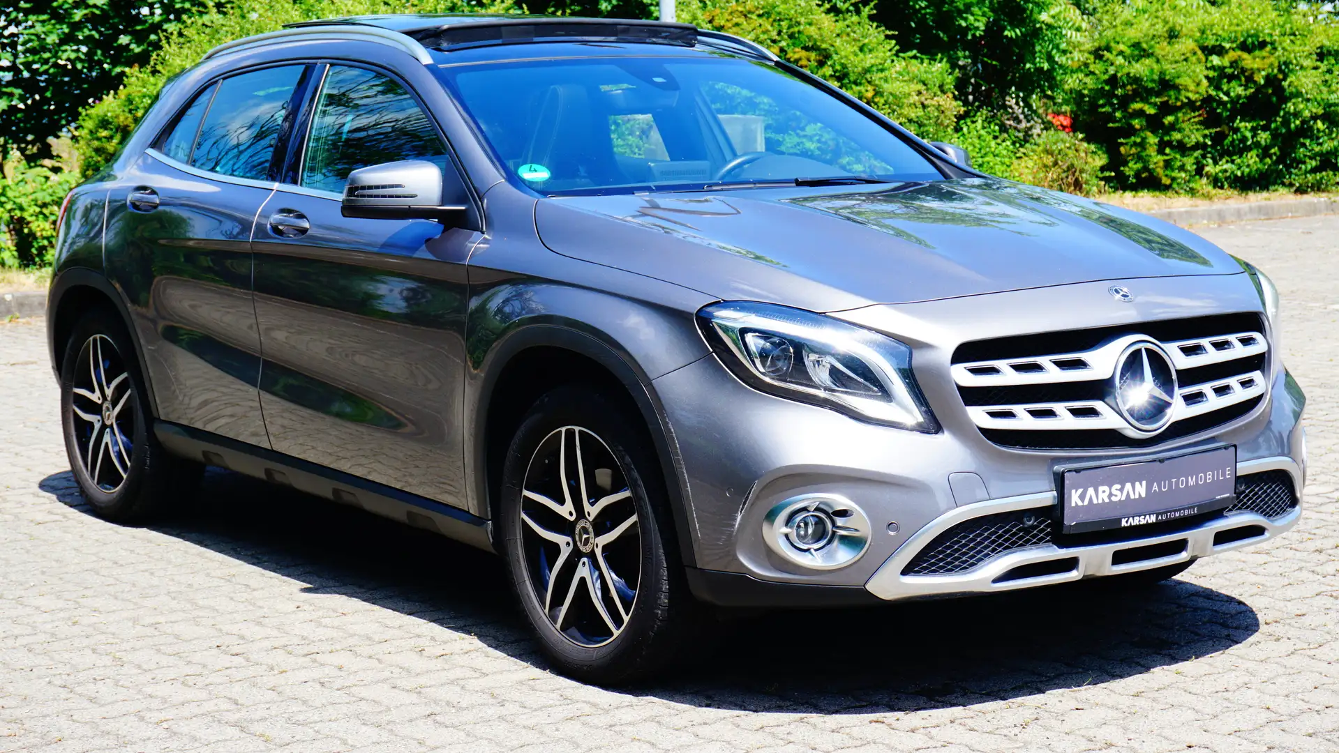 Mercedes-Benz GLA 220 GLA 220 CDI/NAVI/PANORAM/2xPDC/XENON/SHZ Серый - 2