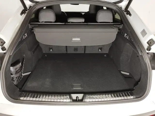 Audi Q5 view 10