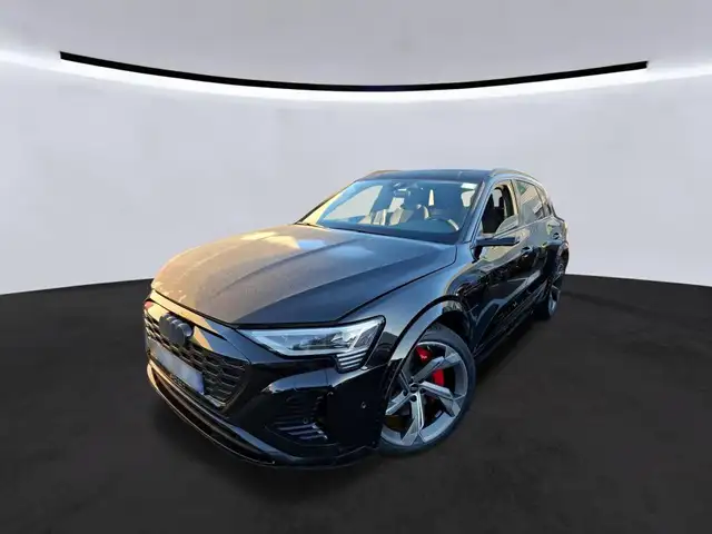 Audi SQ8 e-tron ALL-BLACK/22Z./MATRIX/SIDE/PANO/B&O