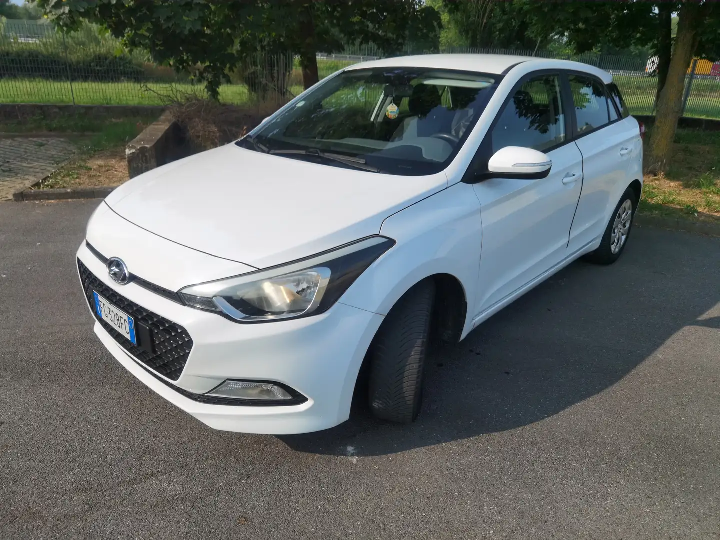 Hyundai i20 i20 II 2016 5p 1.2 Classic 75cv Bianco - 1