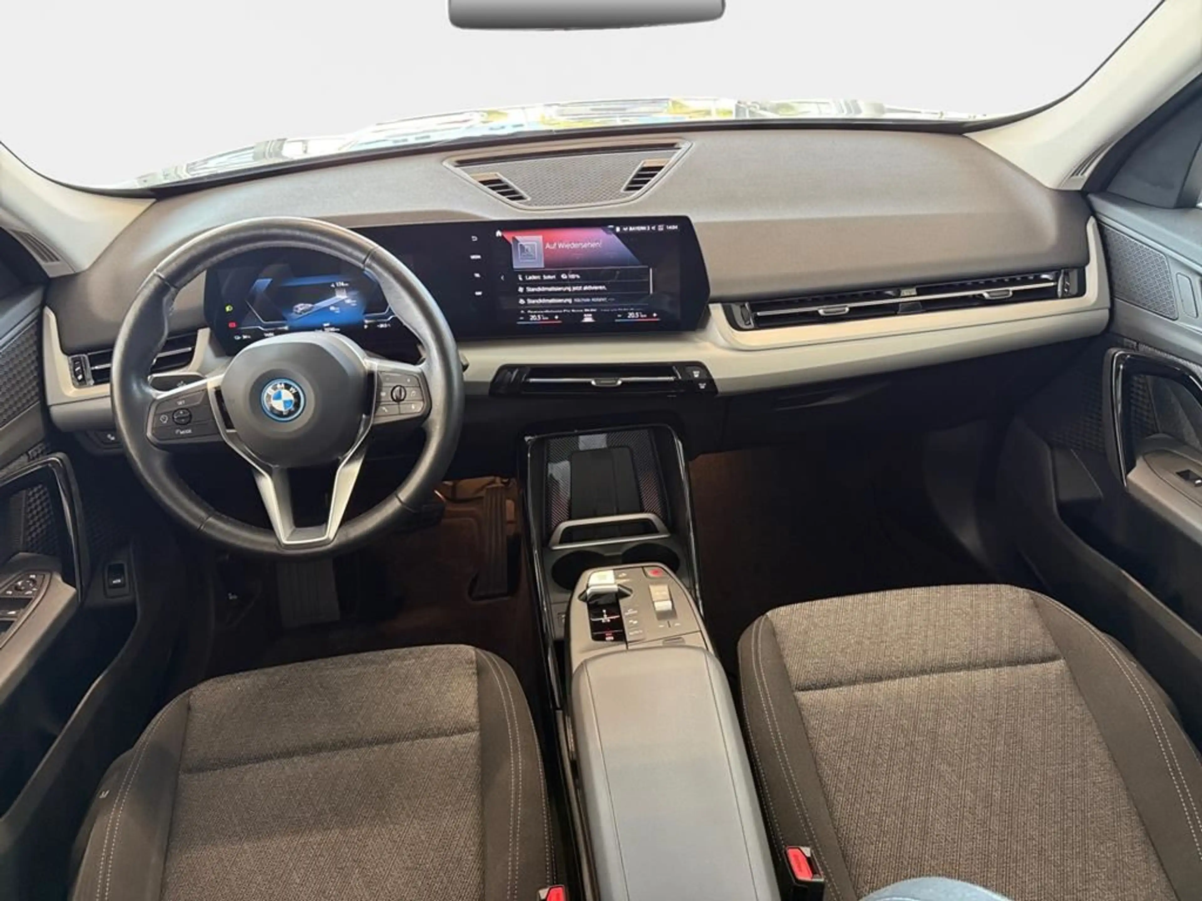 BMW iX1 — photo 13
