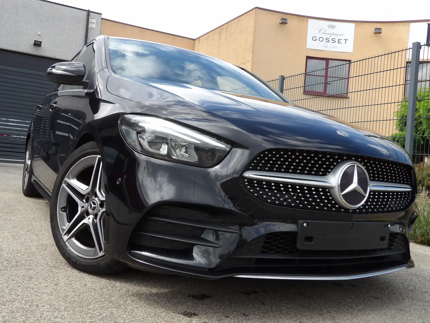 Mercedes-Benz B 180 B 180 d 7G-DCT AMG Line Noir - 1