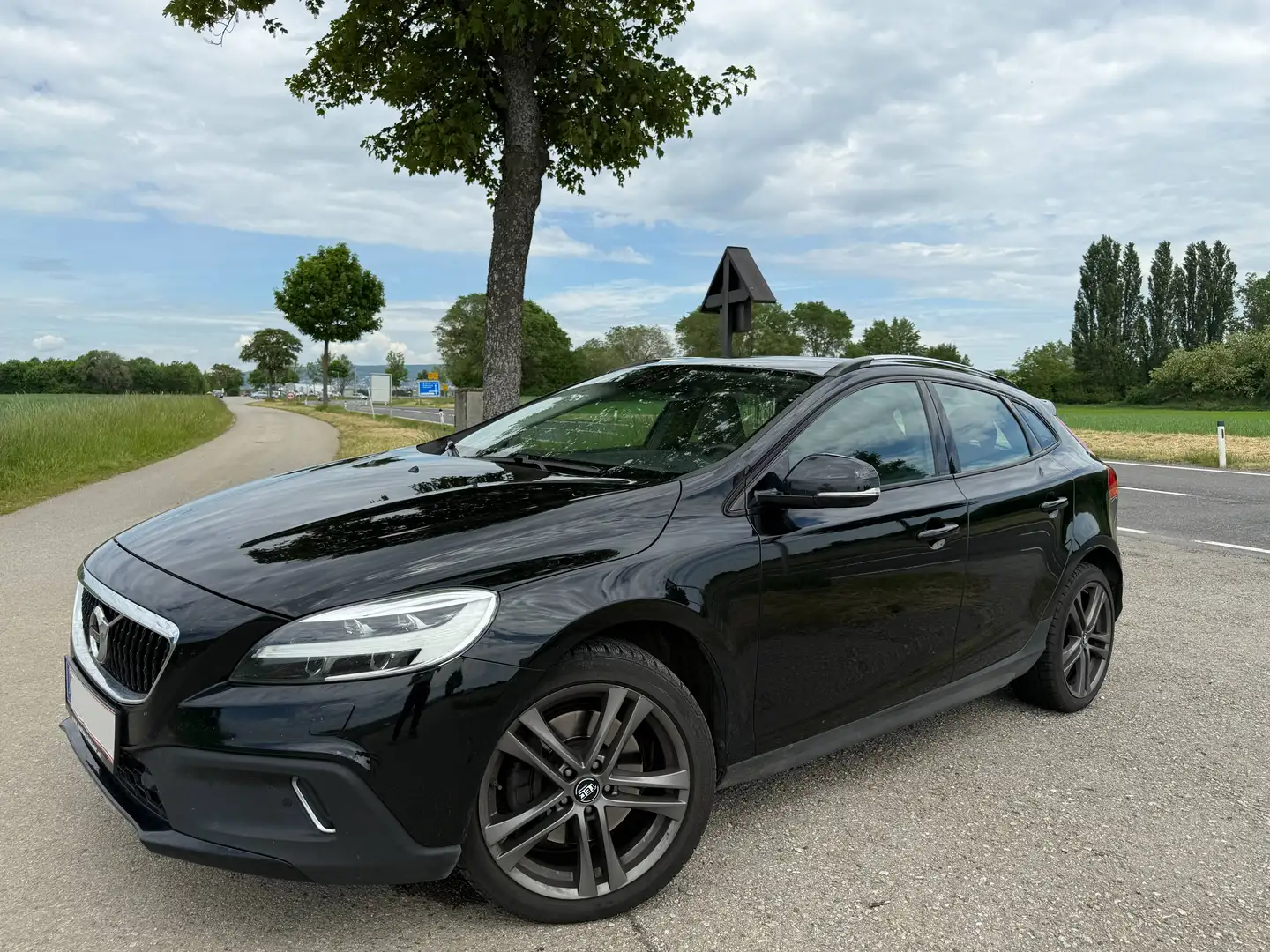 Volvo V40 Cross Country V40 Cross Country D3 Summum Geartronic Summum Schwarz - 1