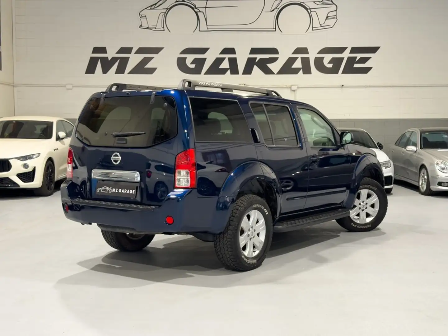 Nissan Pathfinder 2.5dCi XE 7pl. Azul - 2