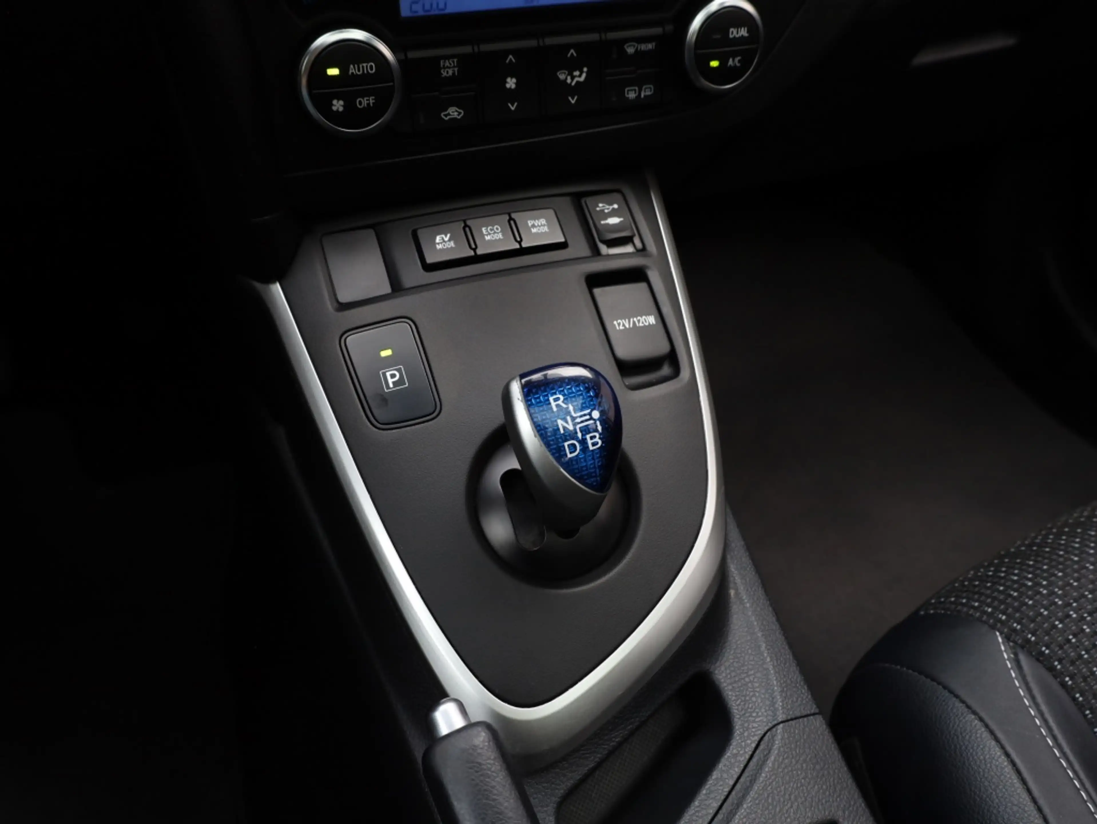 Toyota Auris 1.8 Hybrid Lease Pro | Panoramadak | Half Leder | — photo 25