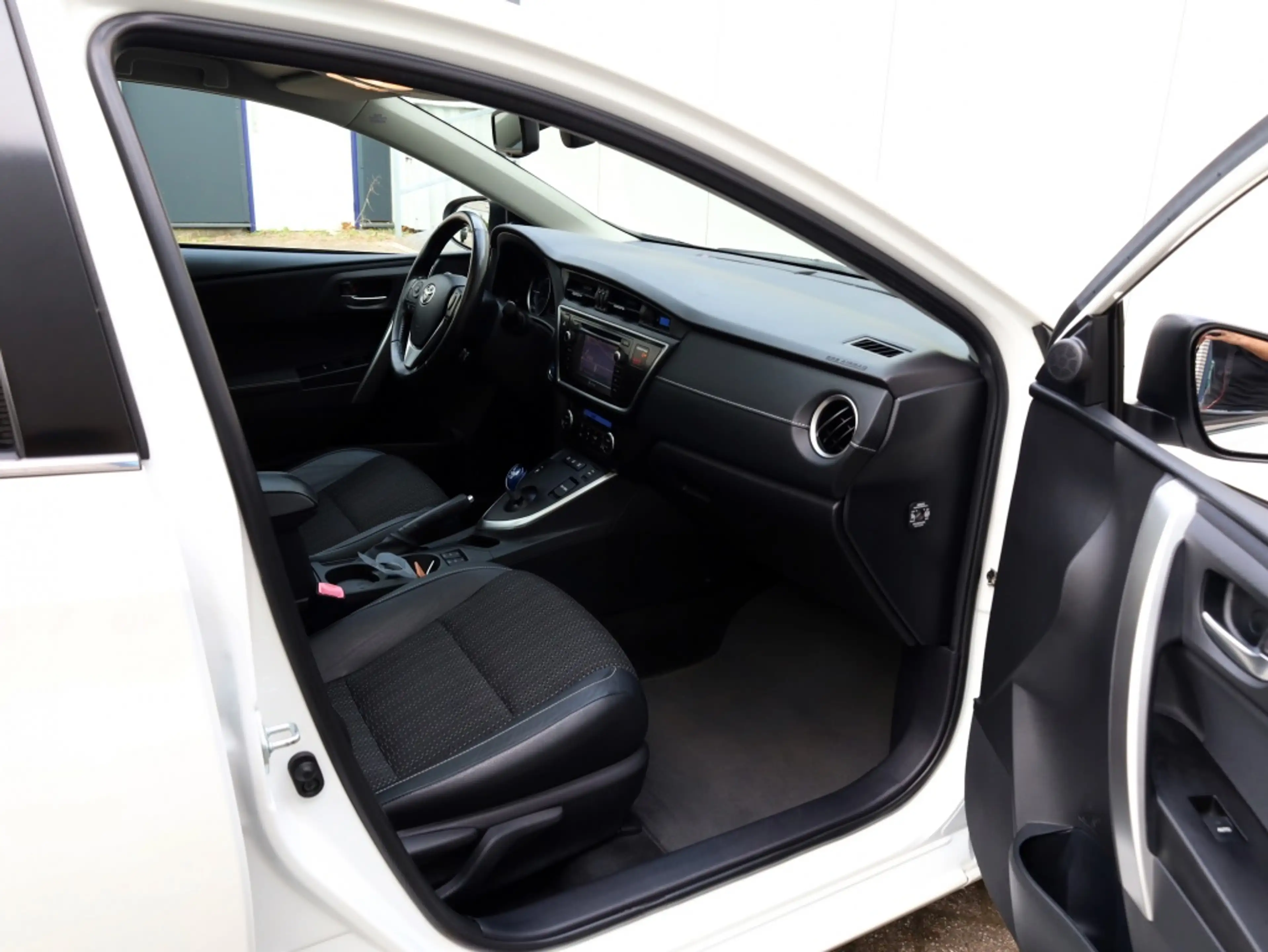 Toyota Auris 1.8 Hybrid Lease Pro | Panoramadak | Half Leder | — photo 12