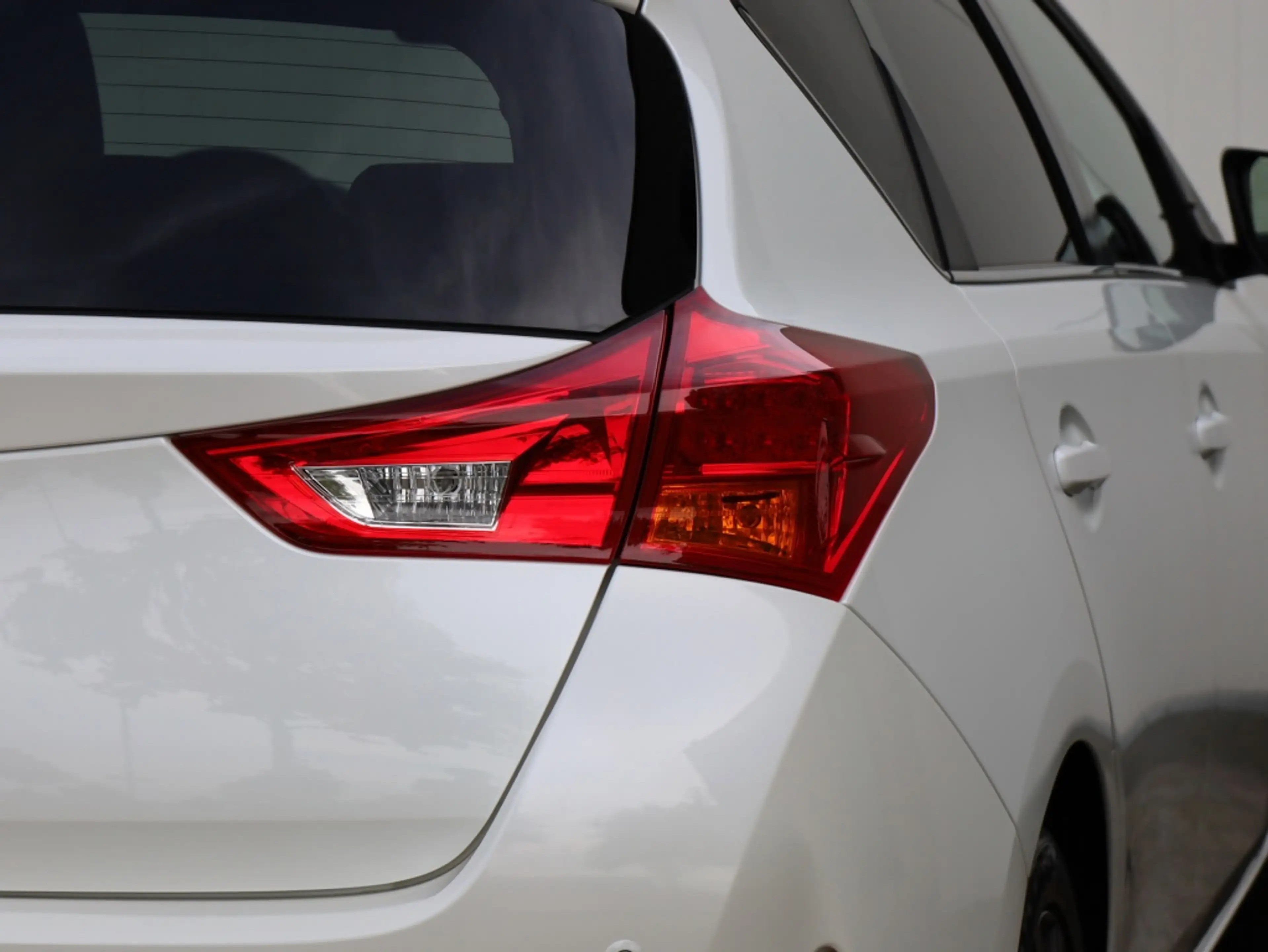 Toyota Auris 1.8 Hybrid Lease Pro | Panoramadak | Half Leder | — photo 36