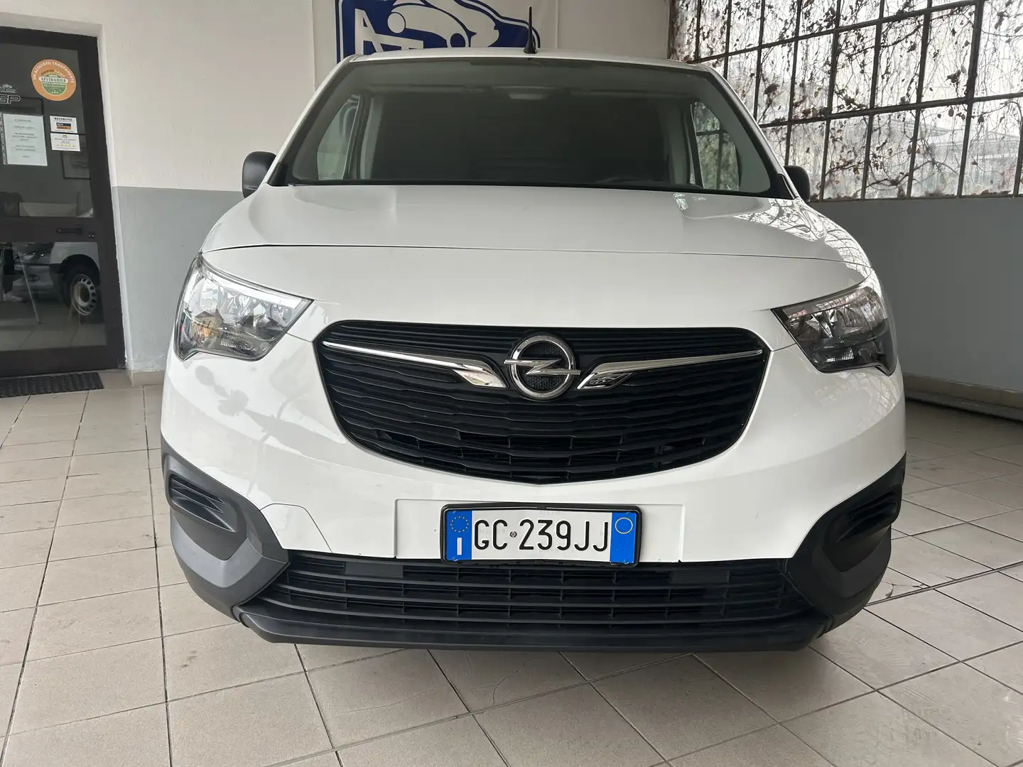 Opel Combo 1.5 diesel L1 h1 102CV Blanc - 2