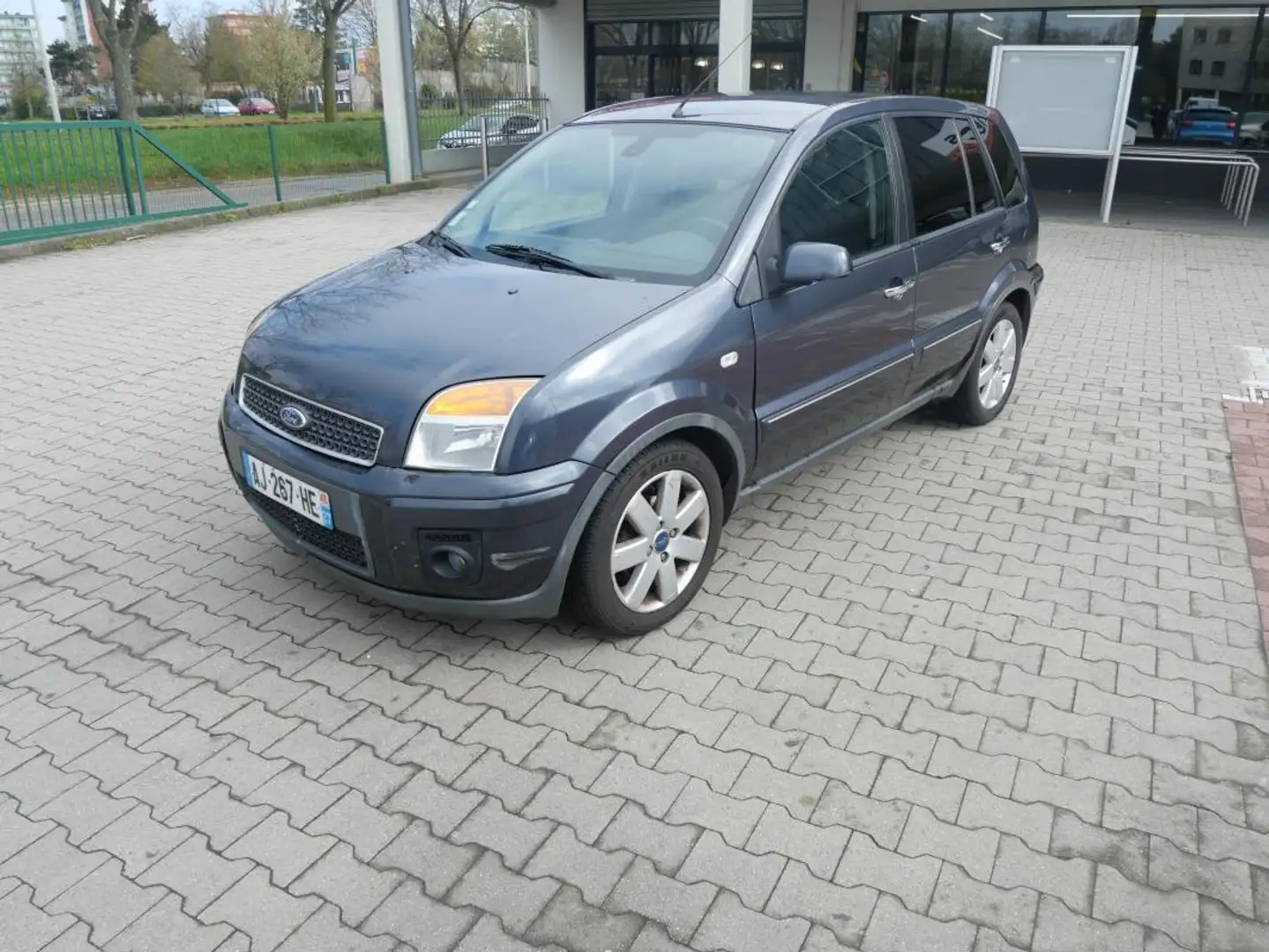 Ford Fusion 1.6 TDCI Gris - 2