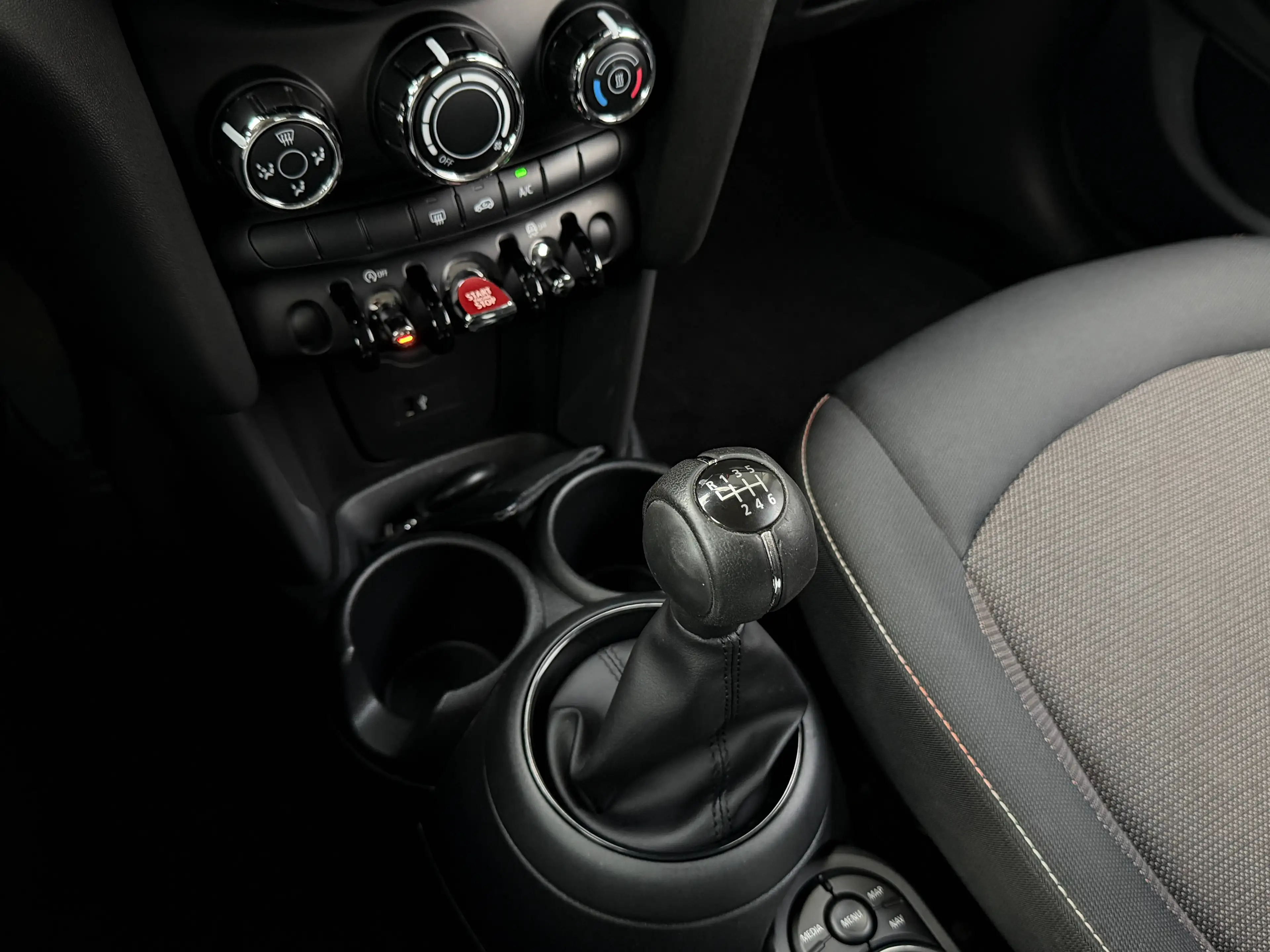 MINI One One *JCW Felgen* Unfallfrei 2.Hand Top Zustand — photo 8