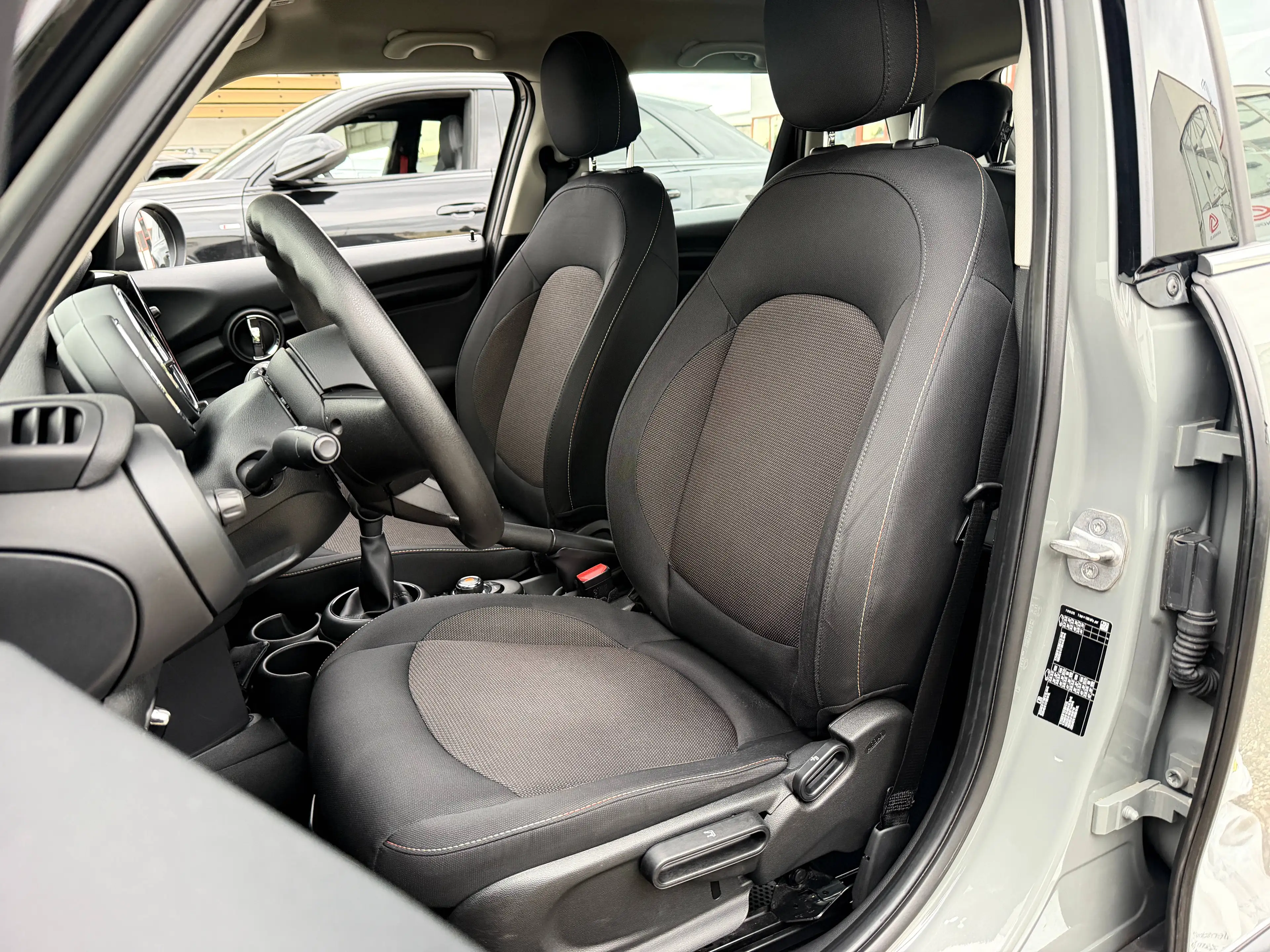 MINI One One *JCW Felgen* Unfallfrei 2.Hand Top Zustand — photo 5