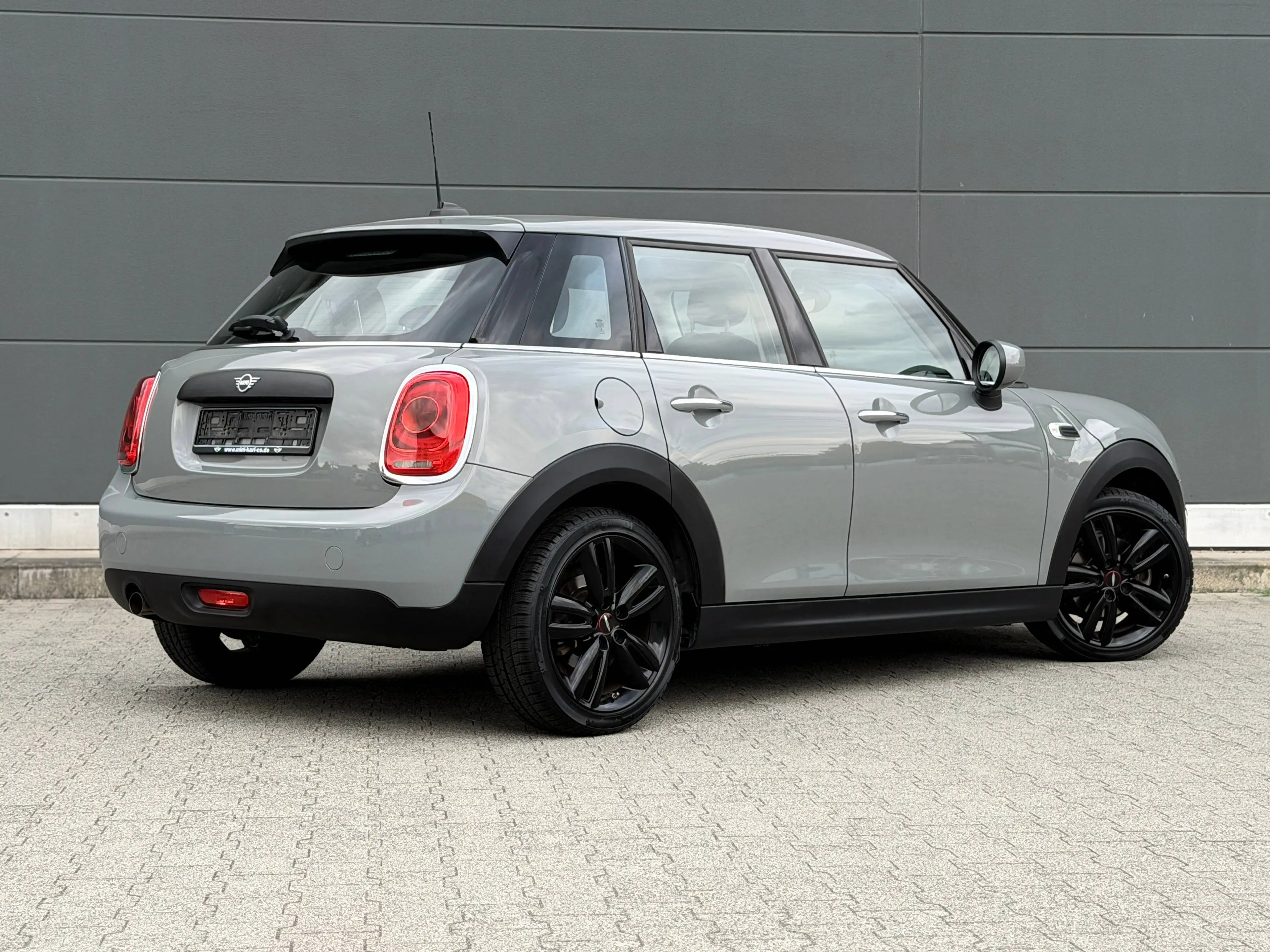 MINI One One *JCW Felgen* Unfallfrei 2.Hand Top Zustand — photo 2